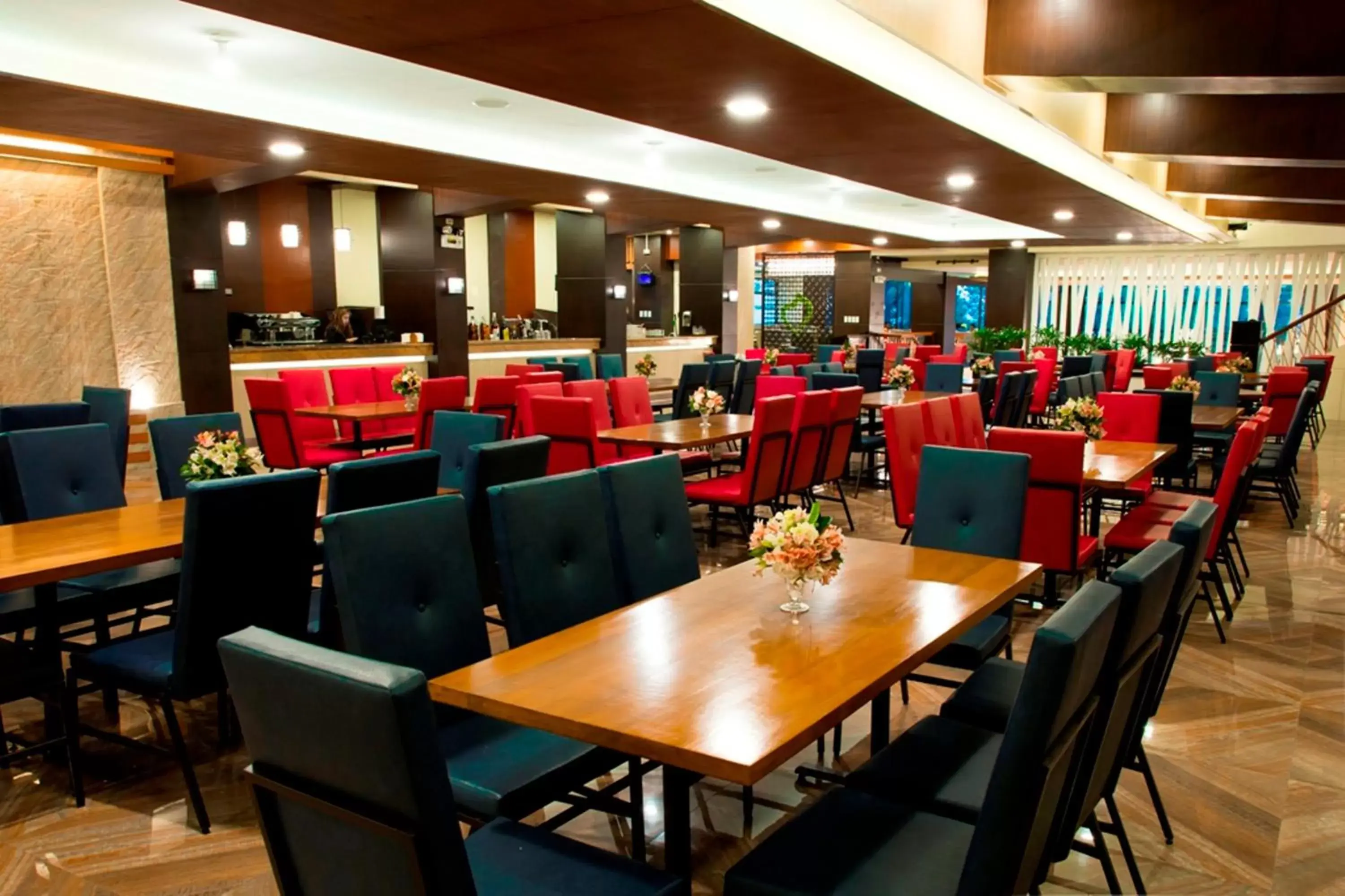 Restaurant/Places to Eat in Venus Parkview Hotel