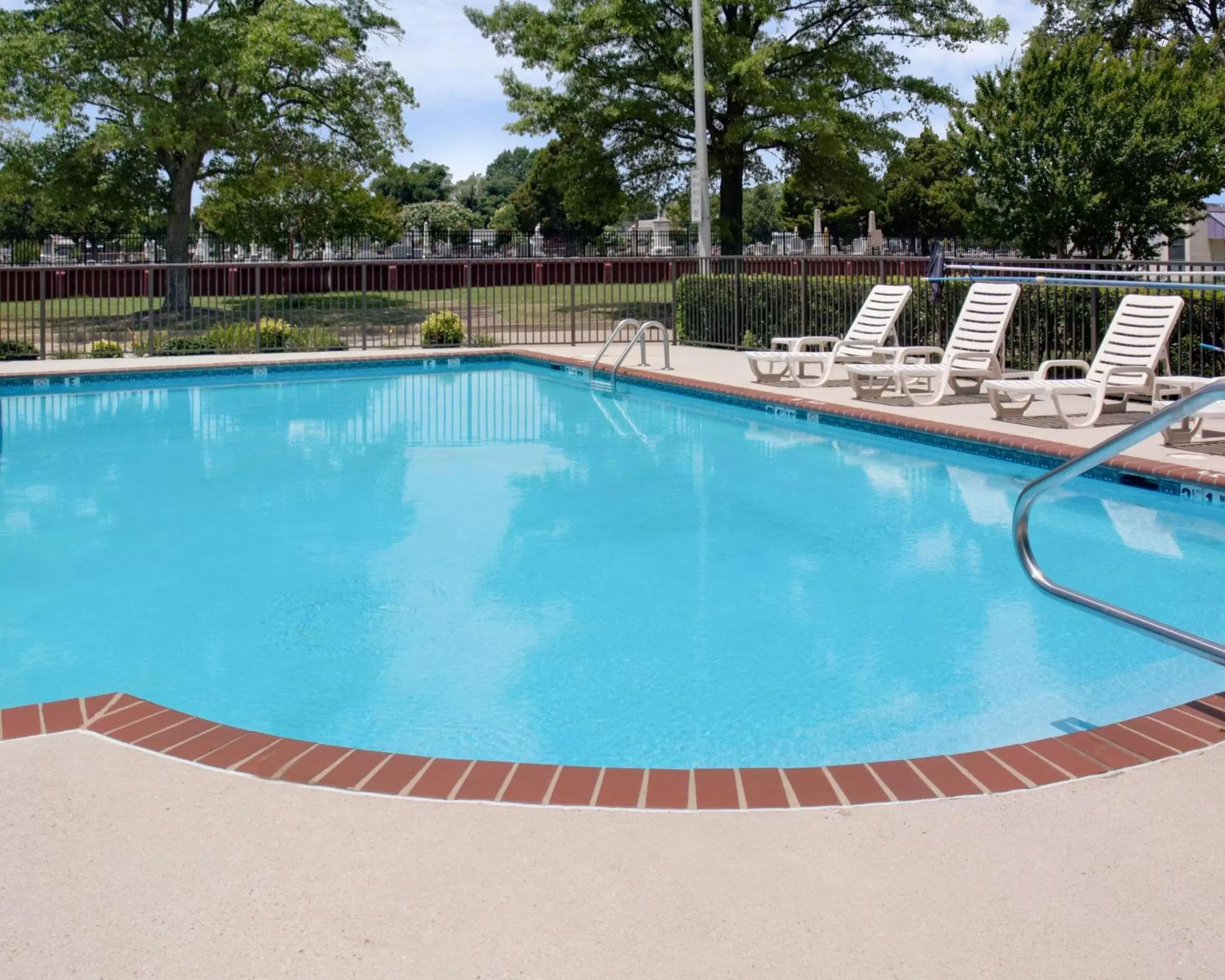 On site, Swimming Pool in Quality Inn & Suites Olde Town