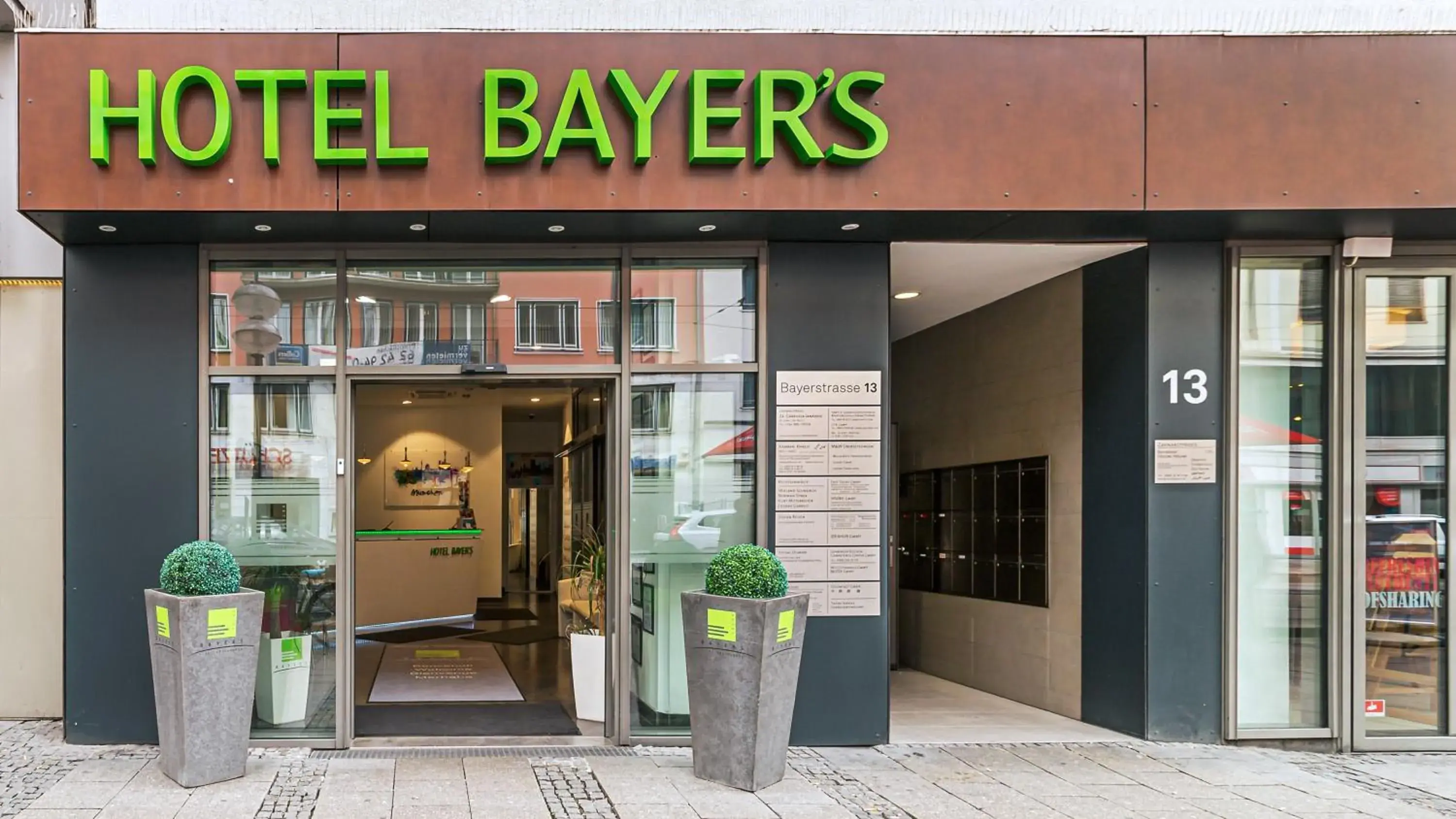 Facade/entrance in Hotel Bayer´s