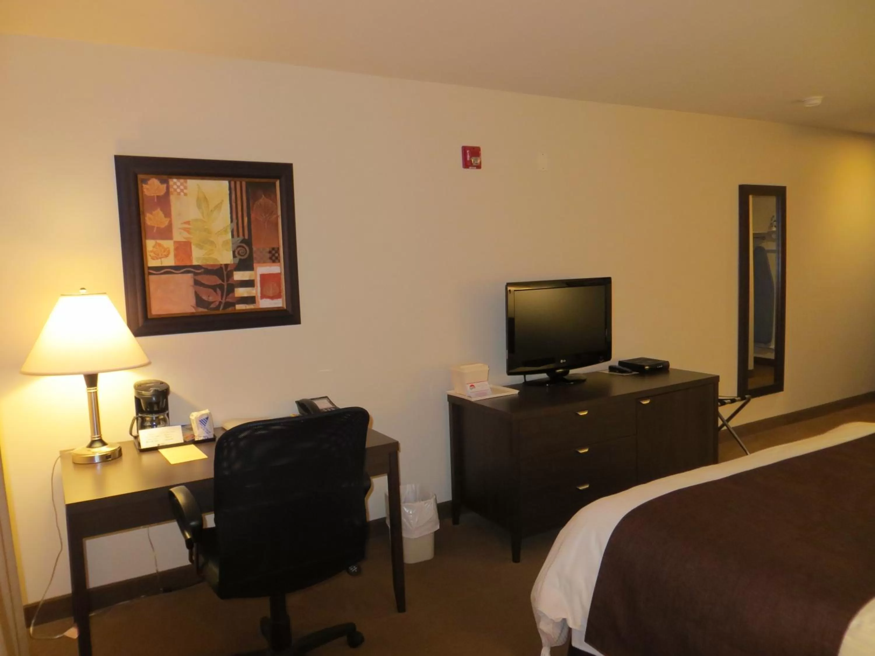 TV and multimedia, TV/Entertainment Center in Villegiature Deux Rivieres Resort