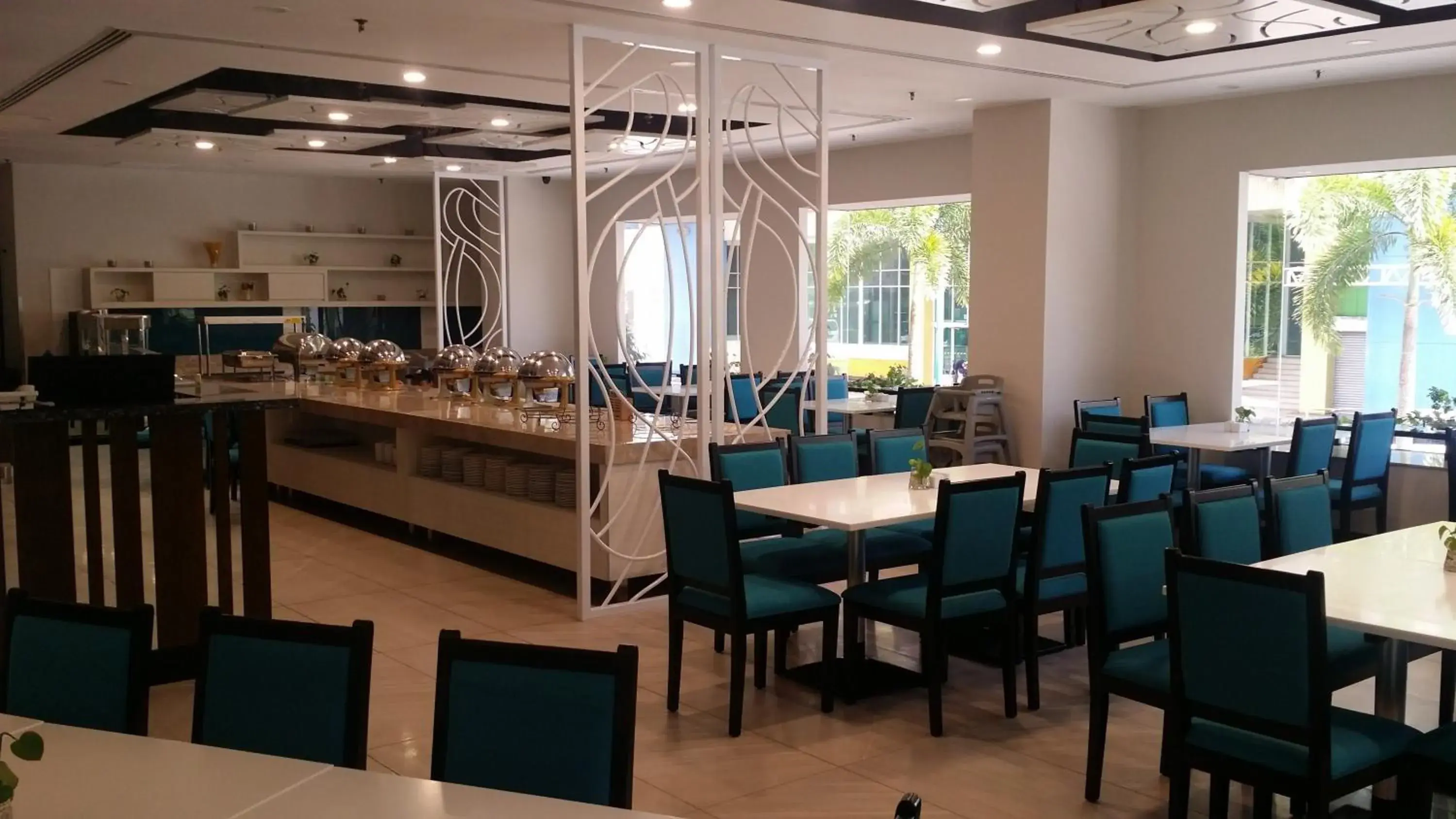 Dining area in Harbour View Hotel Dining area in Harbour View Hotel