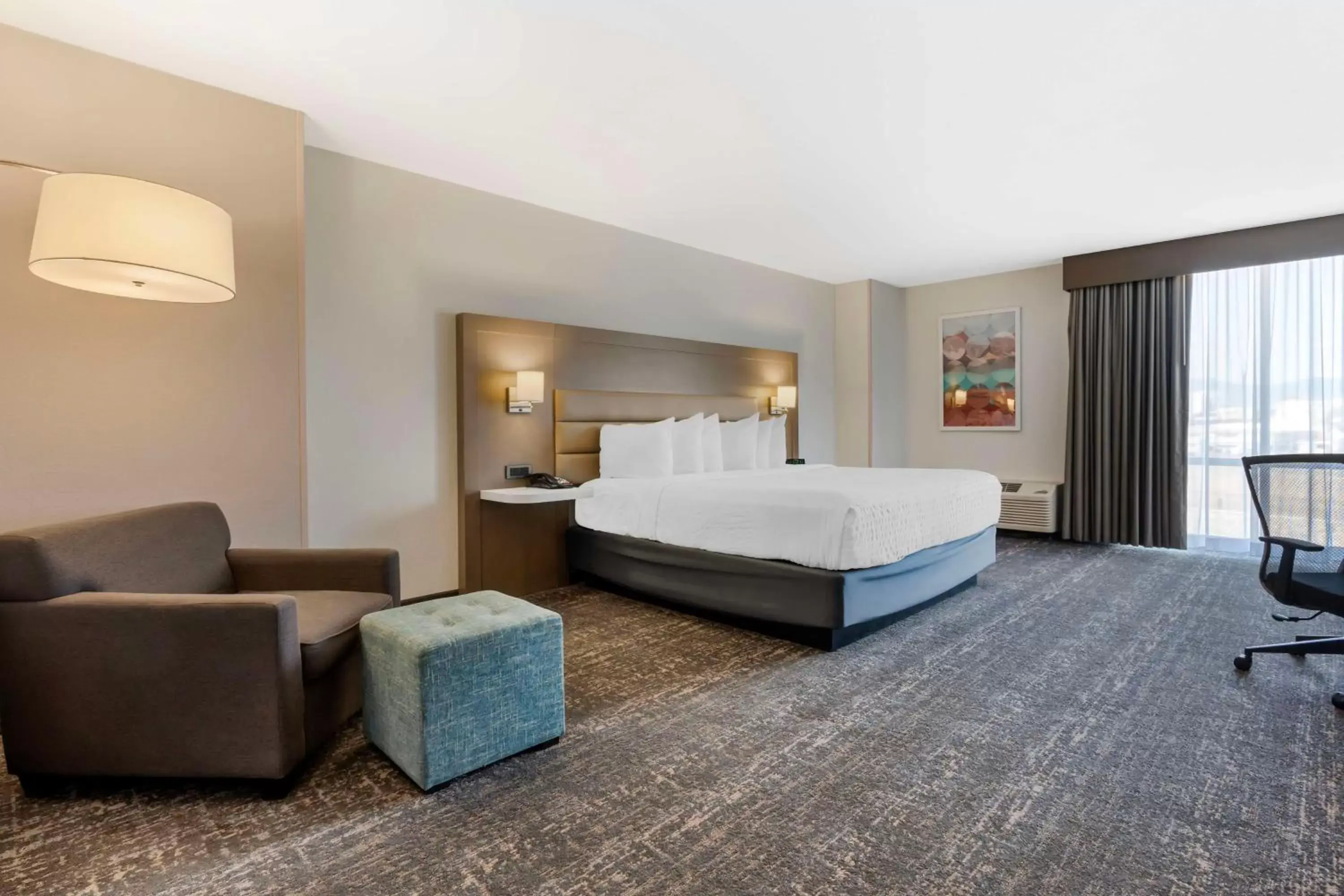 Bedroom in Best Western Plus Sparks-Reno Hotel