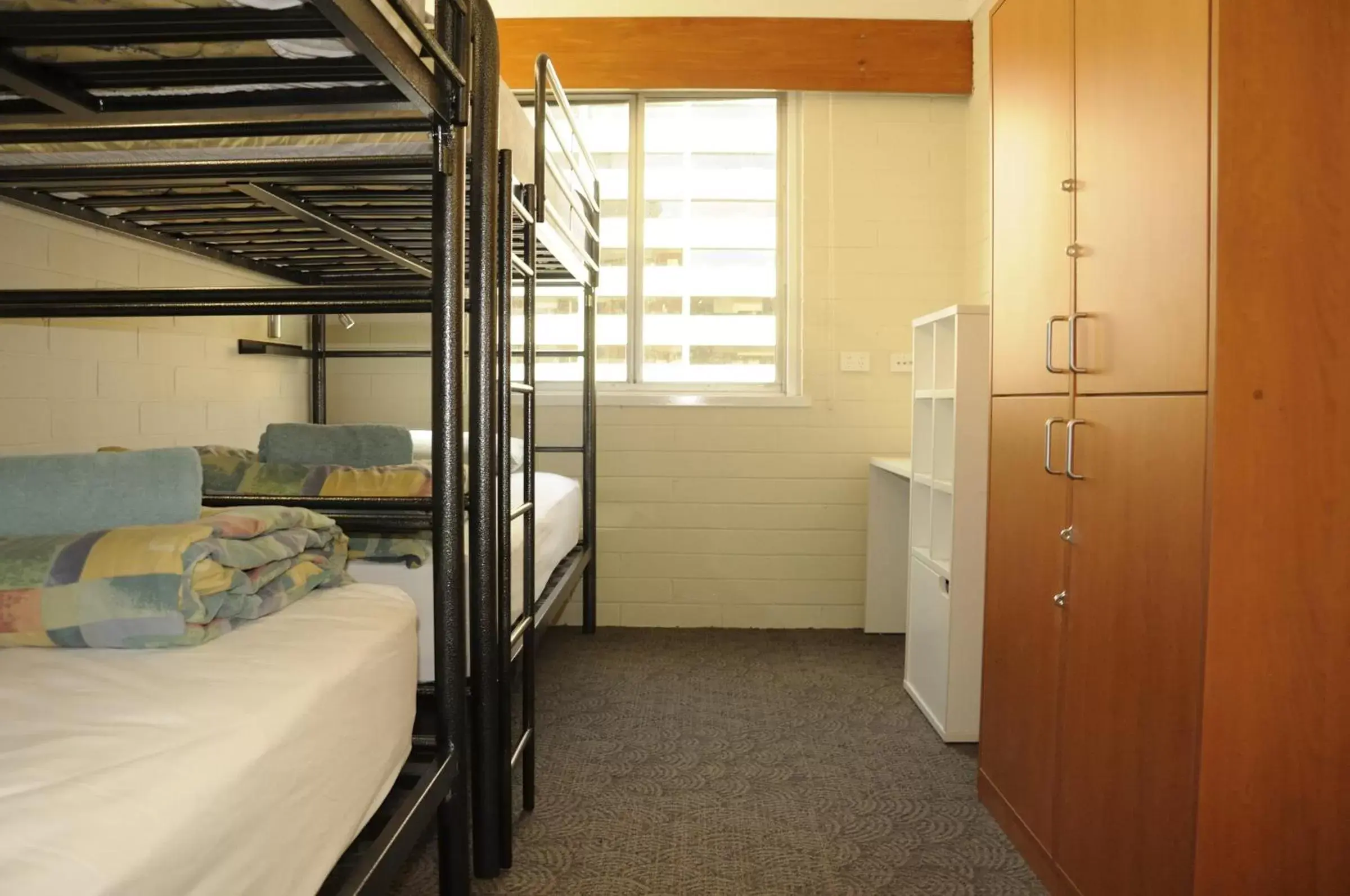 Bunk Bed in Kangaroo Inn