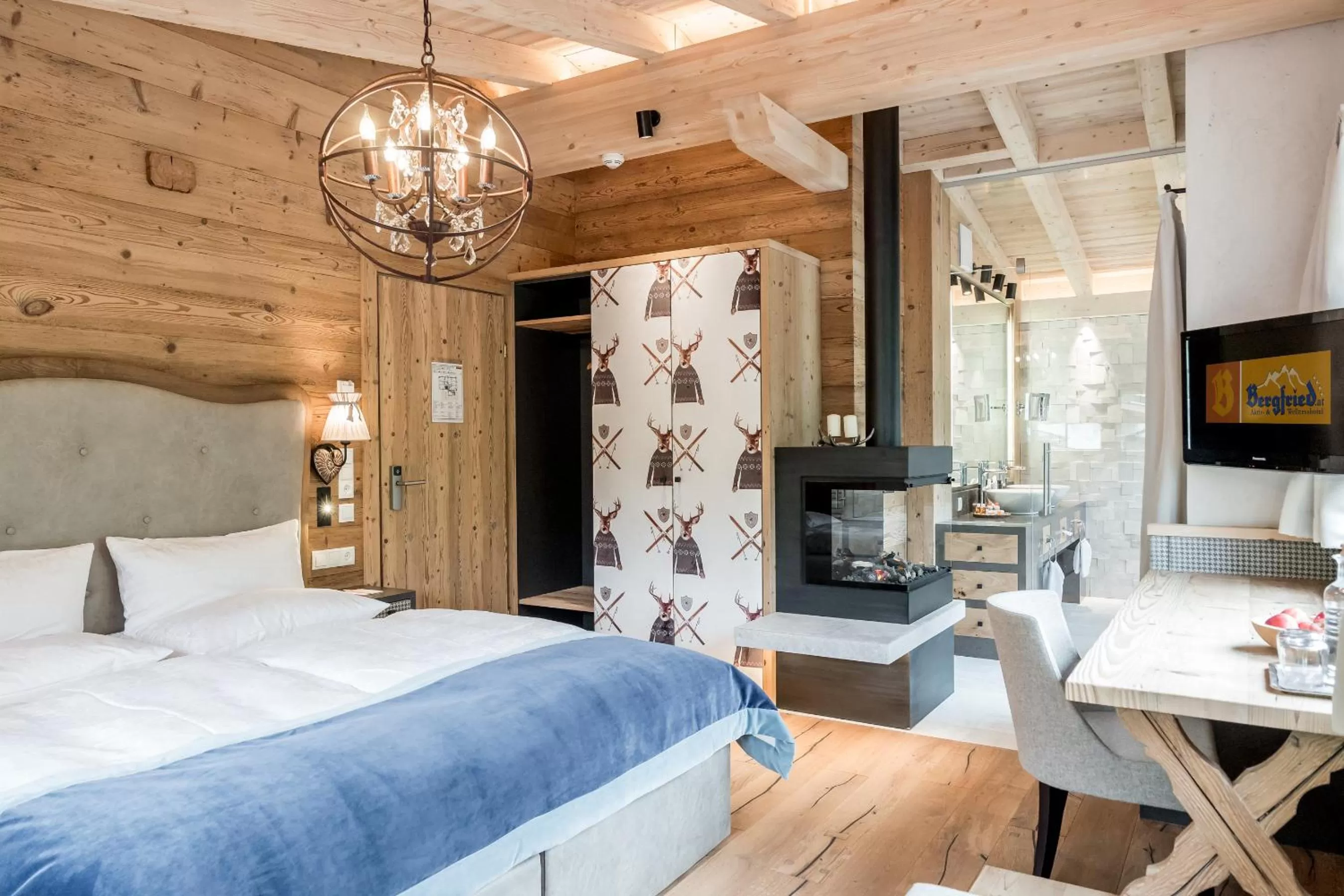 Living room, Bed in Aktiv- & Wellnesshotel Bergfried