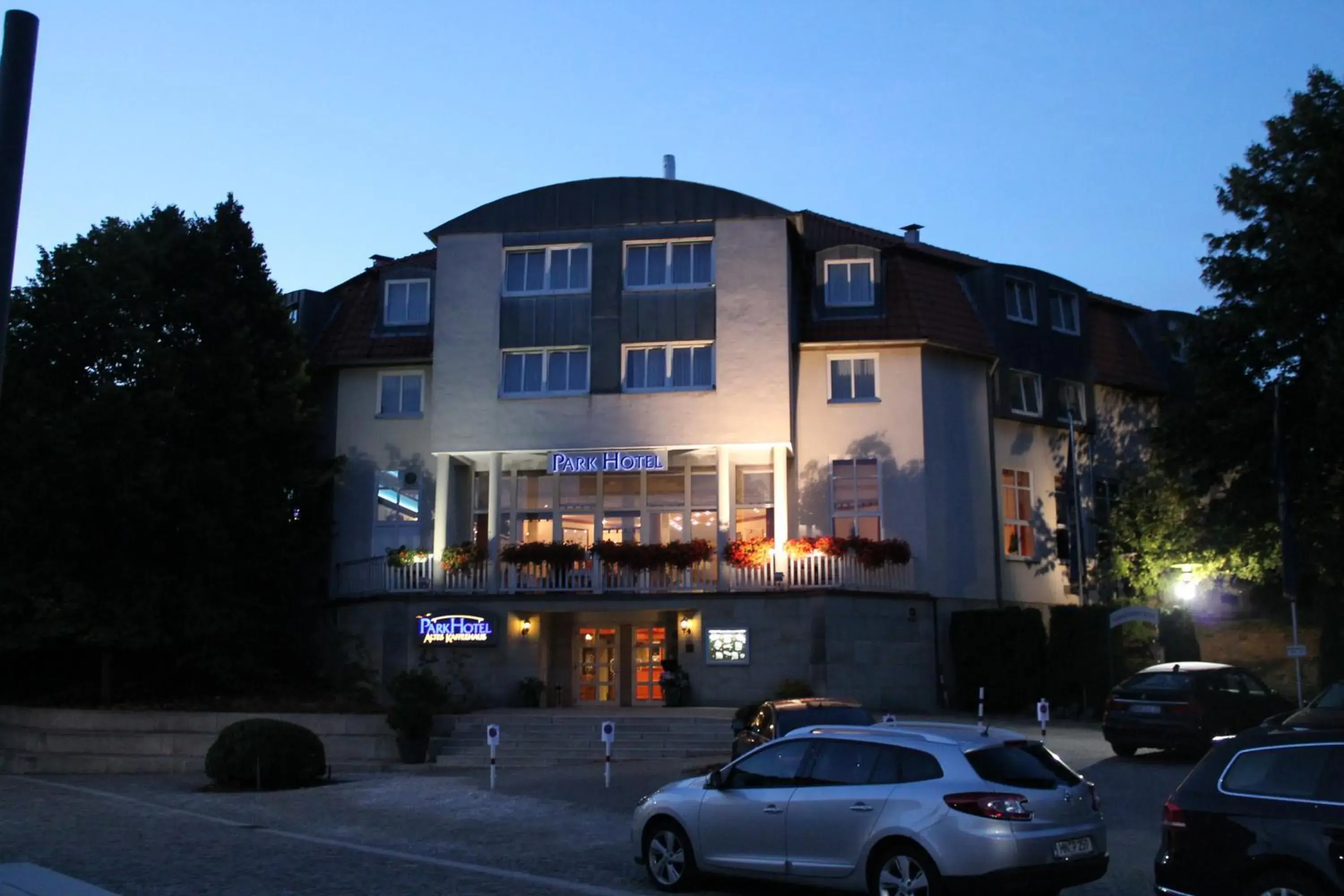 Facade/entrance, Property Building in Parkhotel Altes Kaffeehaus