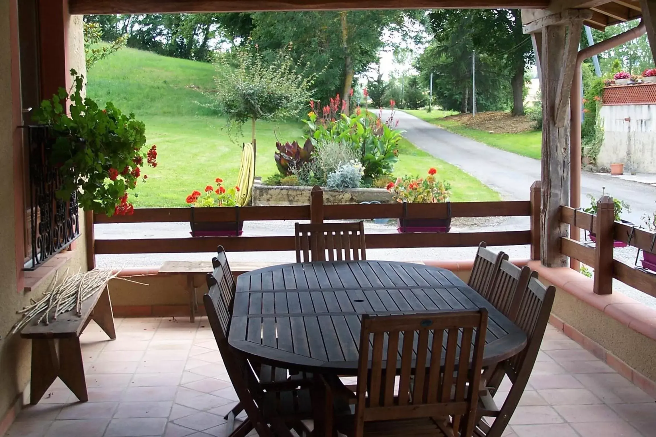 Patio in Chambre d'Hôtes Le Moulin d'Encor