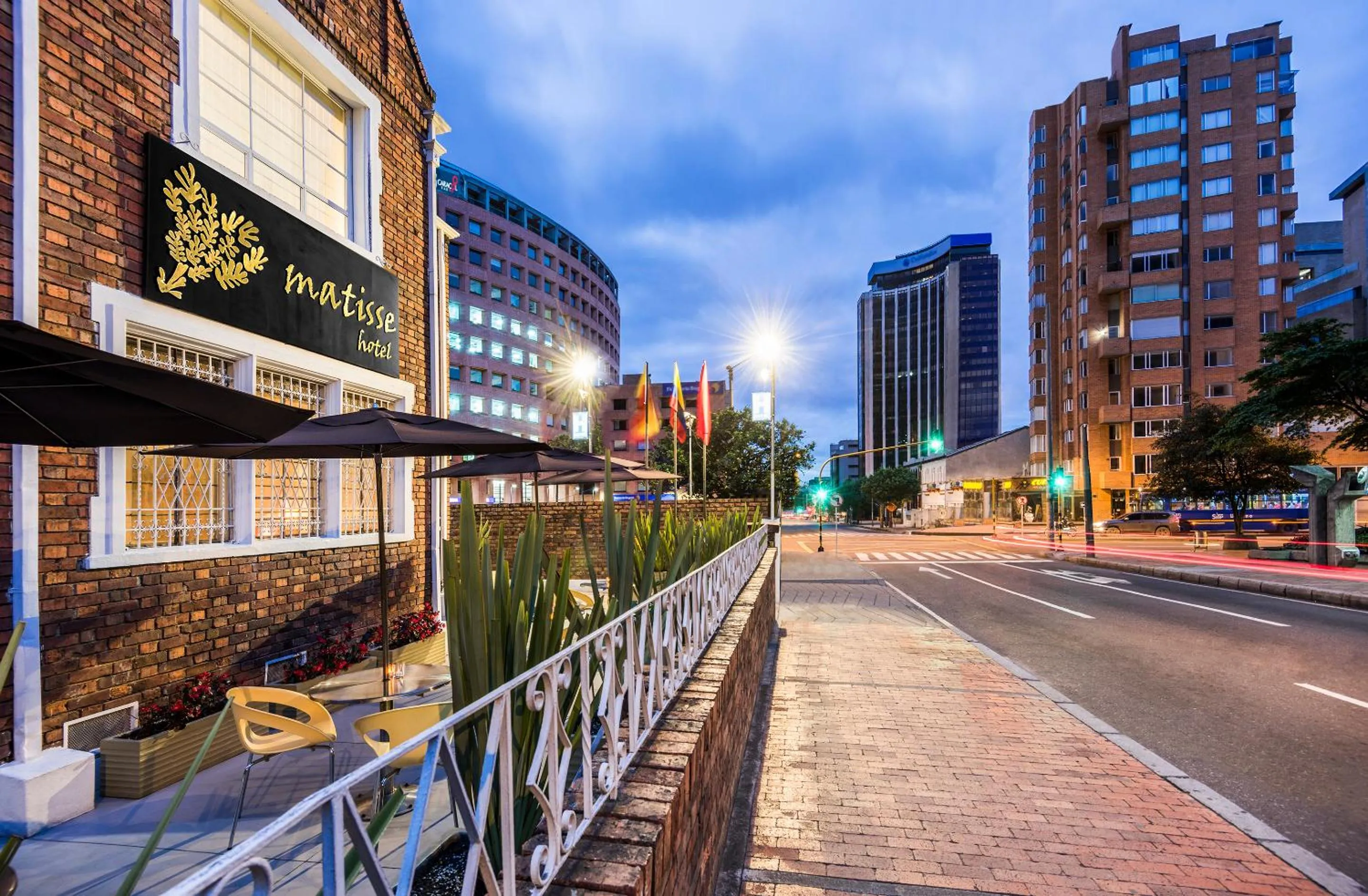 Facade/entrance in Matisse Hotel