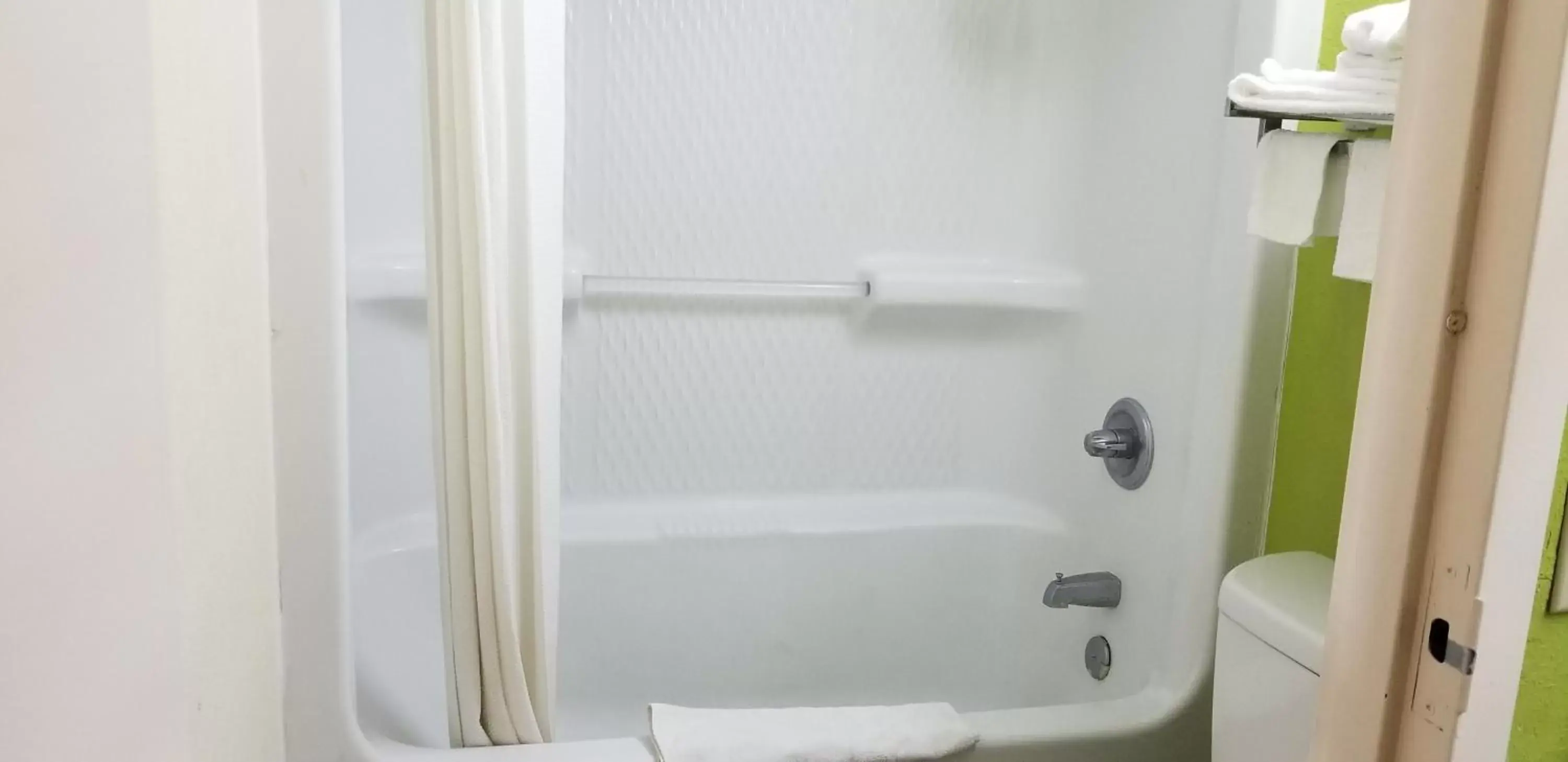 Super 8 by Wyndham Ruther Glen Kings Dominion Area Super 8 by Wyndham Ruther Glen Kings Dominion Area