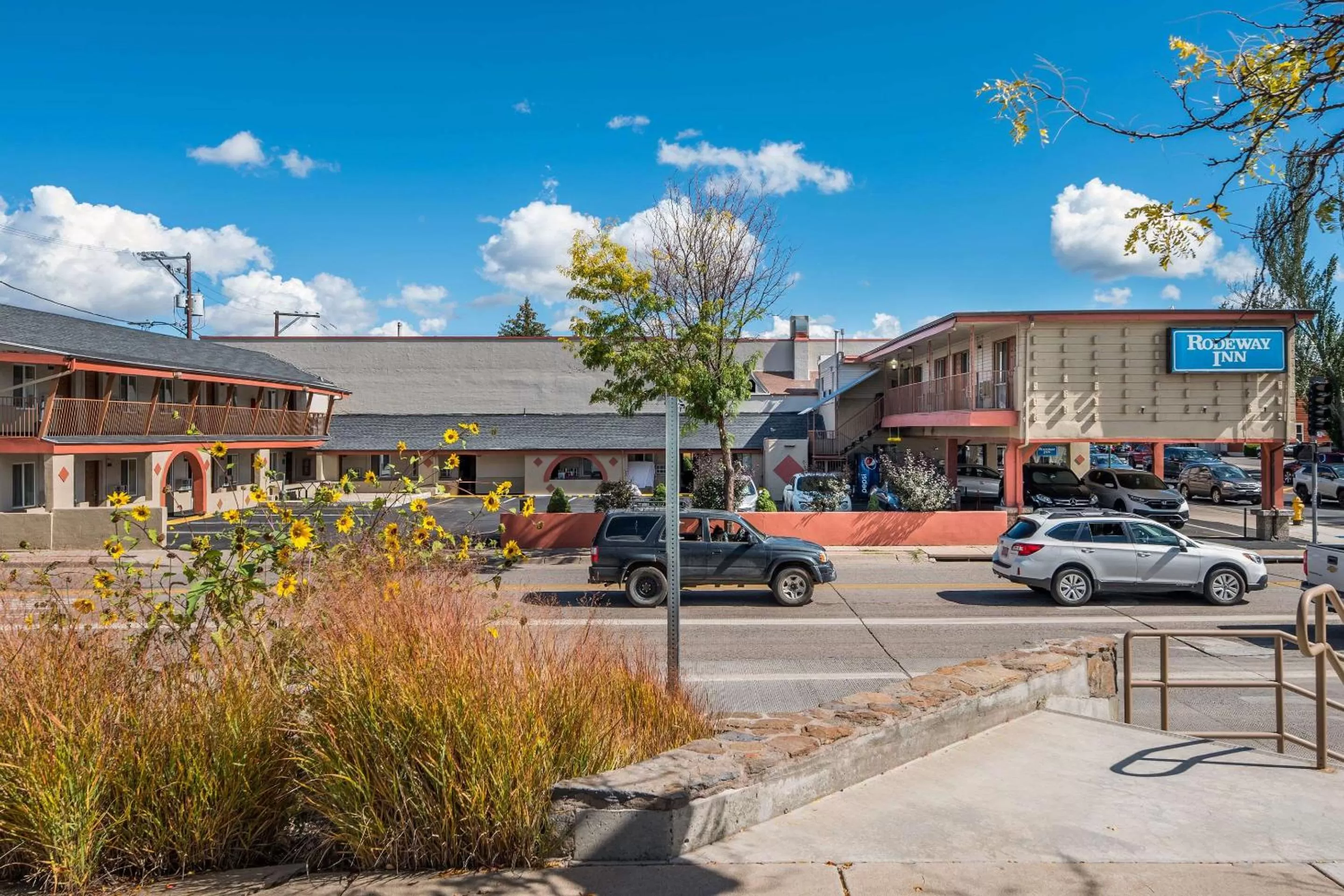 Property building in Rodeway Inn Flagstaff-Downtown