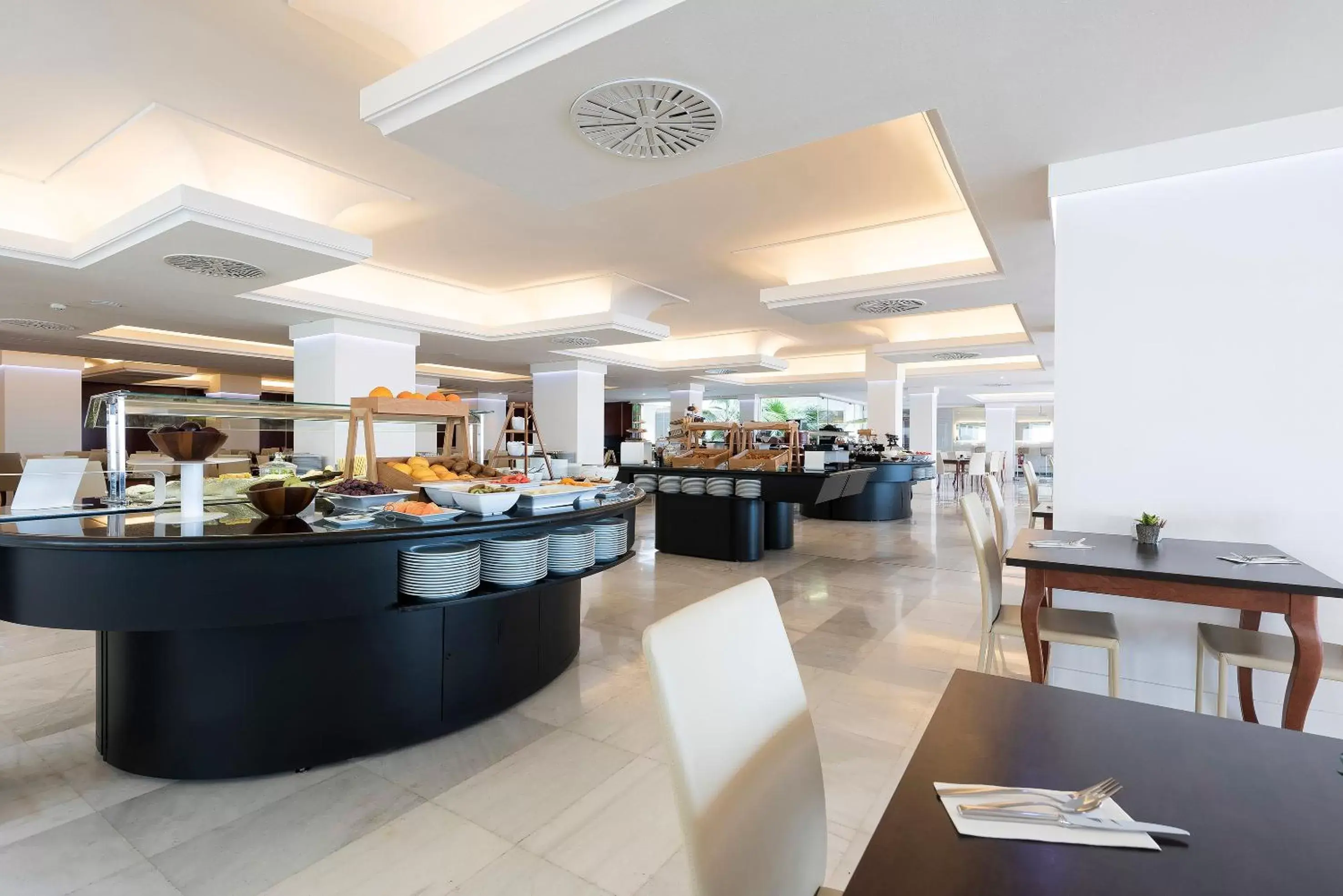 Breakfast, Restaurant/Places to Eat in Hotel Palma Bellver , Affiliated by Meliá