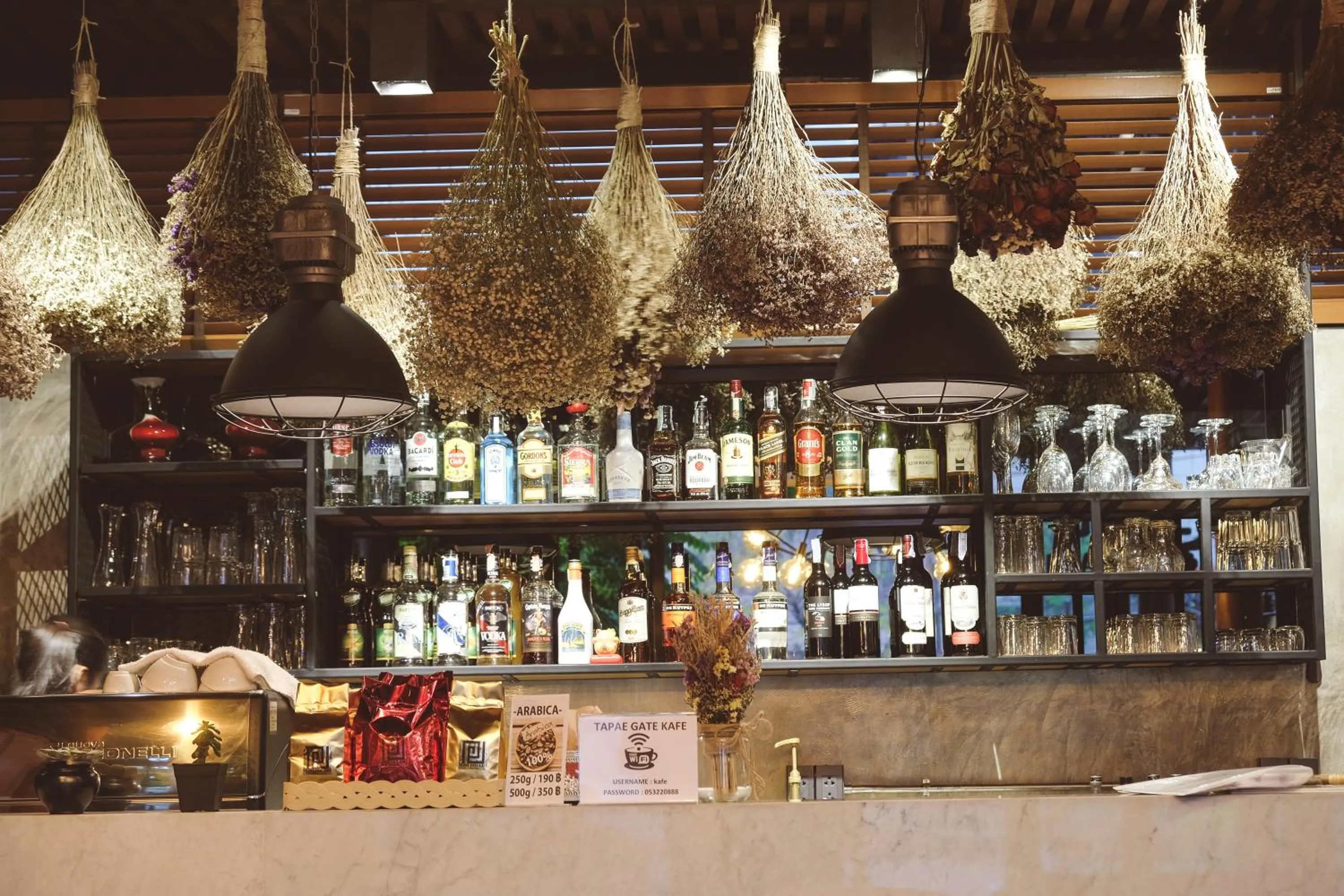 Lounge or bar in Tapae Gate Villa