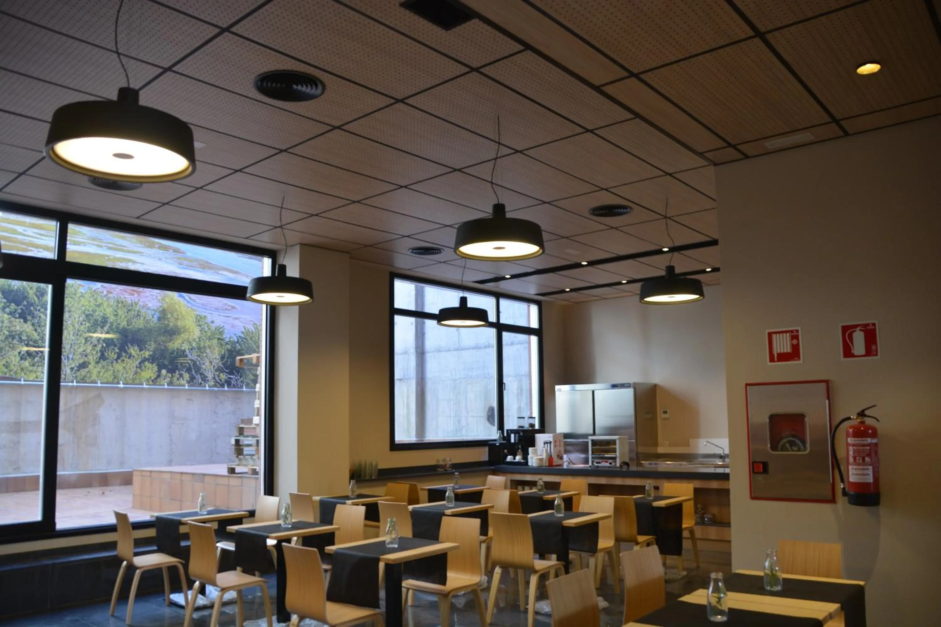 Restaurant/places to eat in Hotel Bilbao Plaza