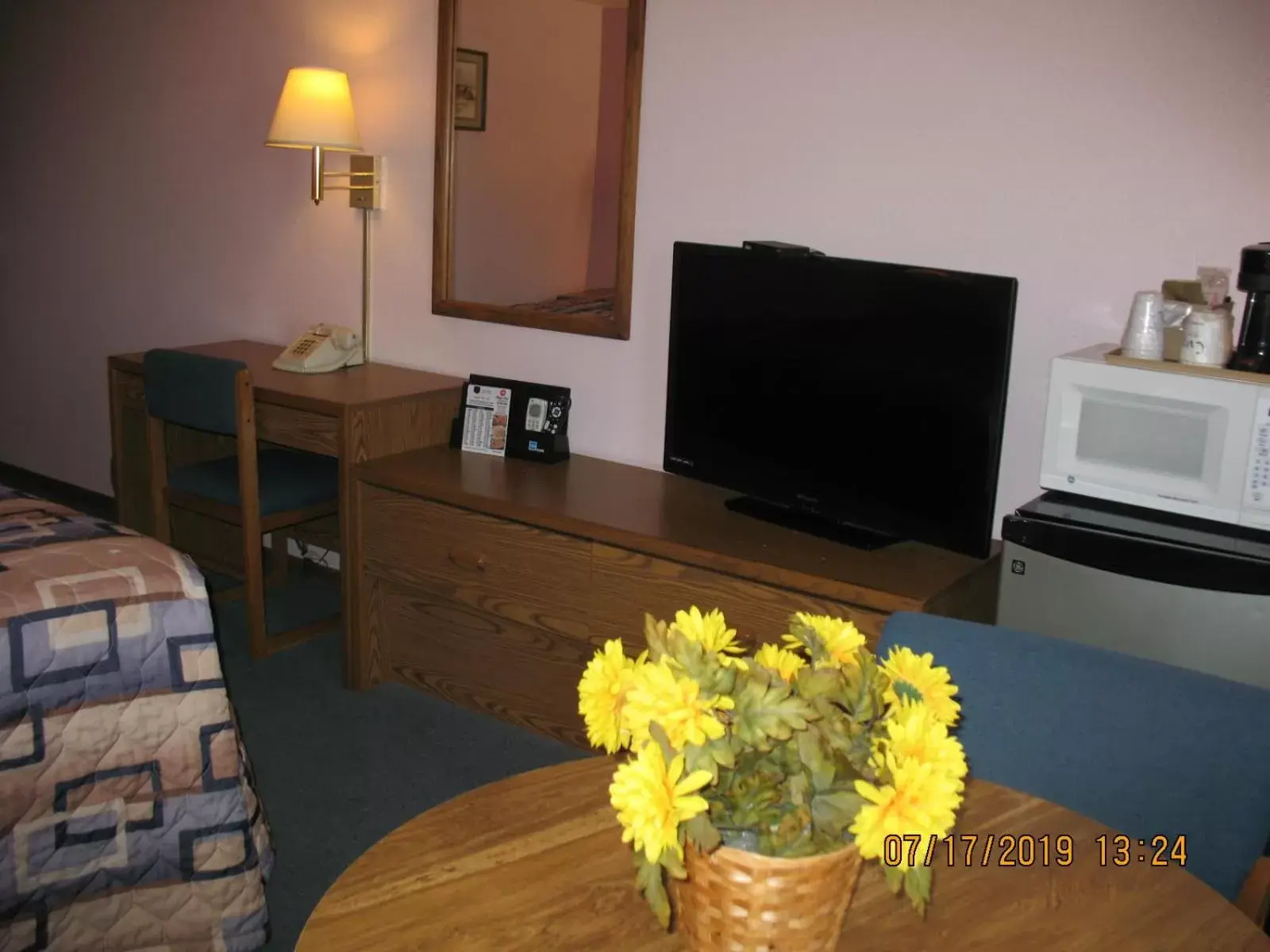 TV/Entertainment Center in Executive Inn