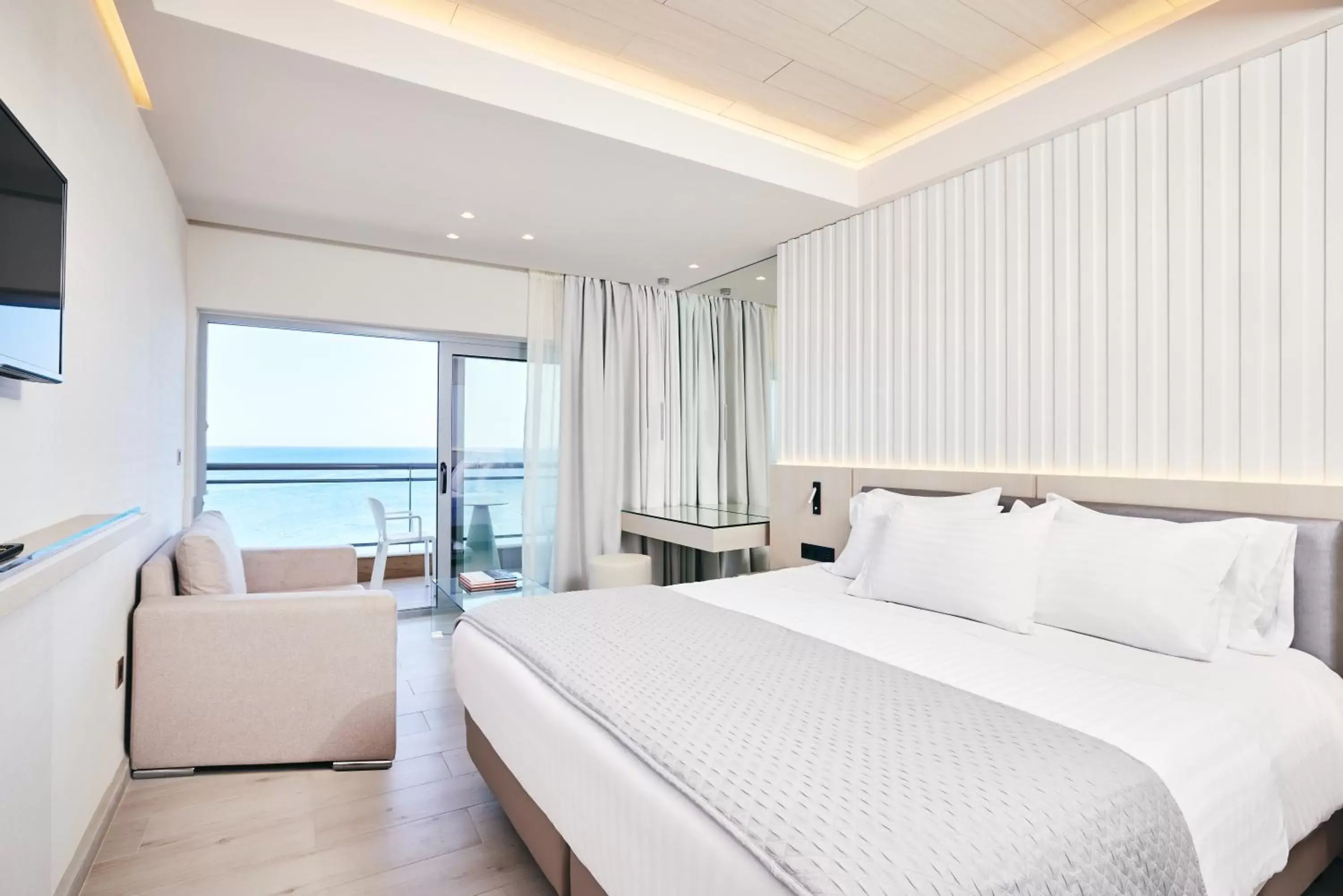 Bedroom, Bed in Mediterranean Hotel