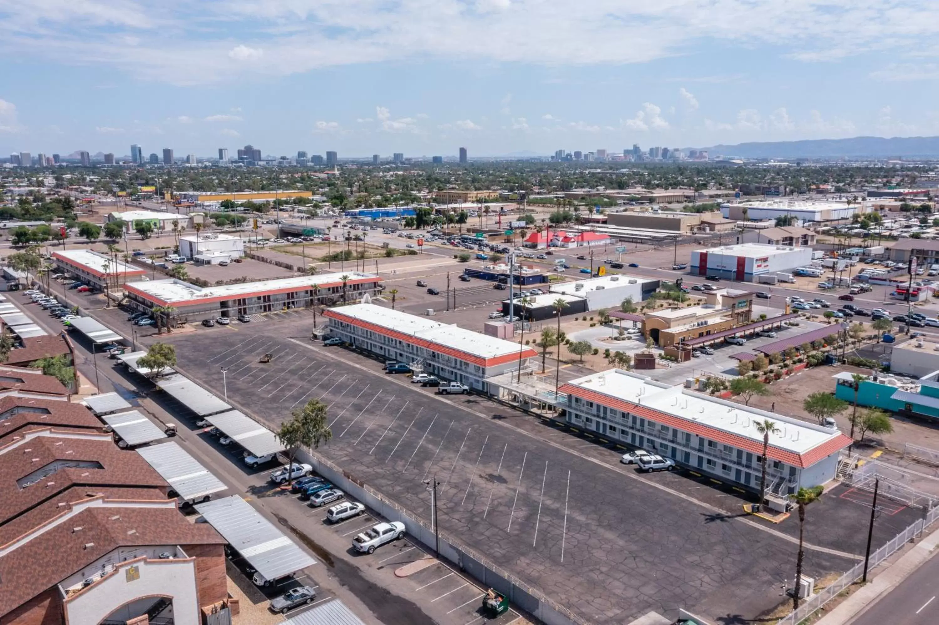 Property building, Bird's-eye View in Super 8 by Wyndham Phoenix West