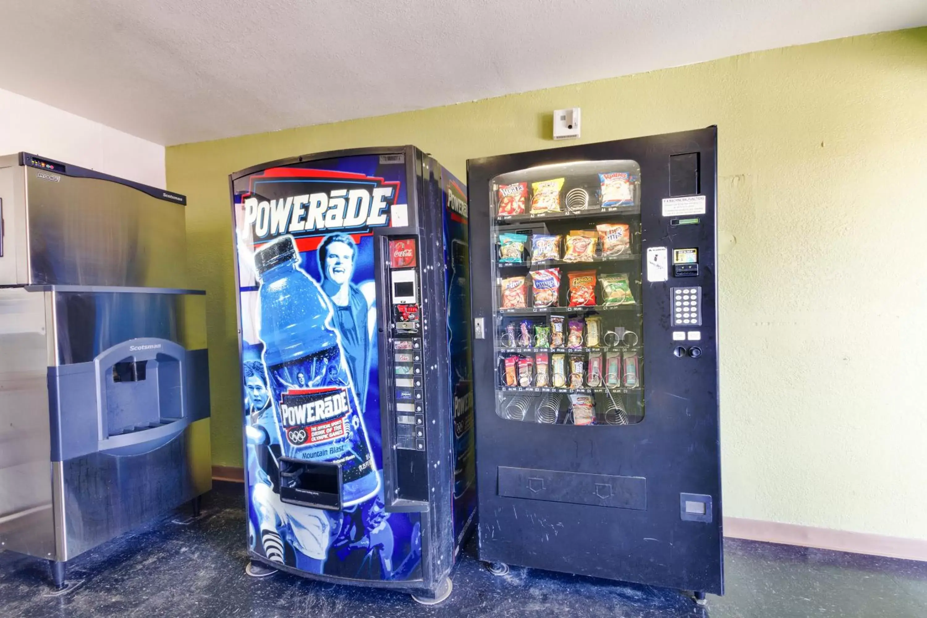 Decorative detail, Supermarket/Shops in Motel 6-Irving, TX - Dallas