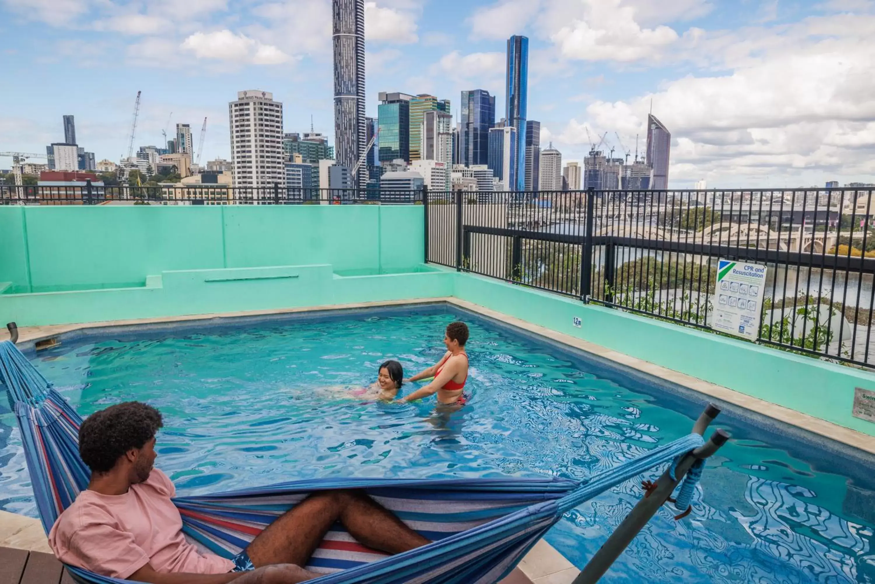 Pool view, Swimming Pool in Brisbane City YHA