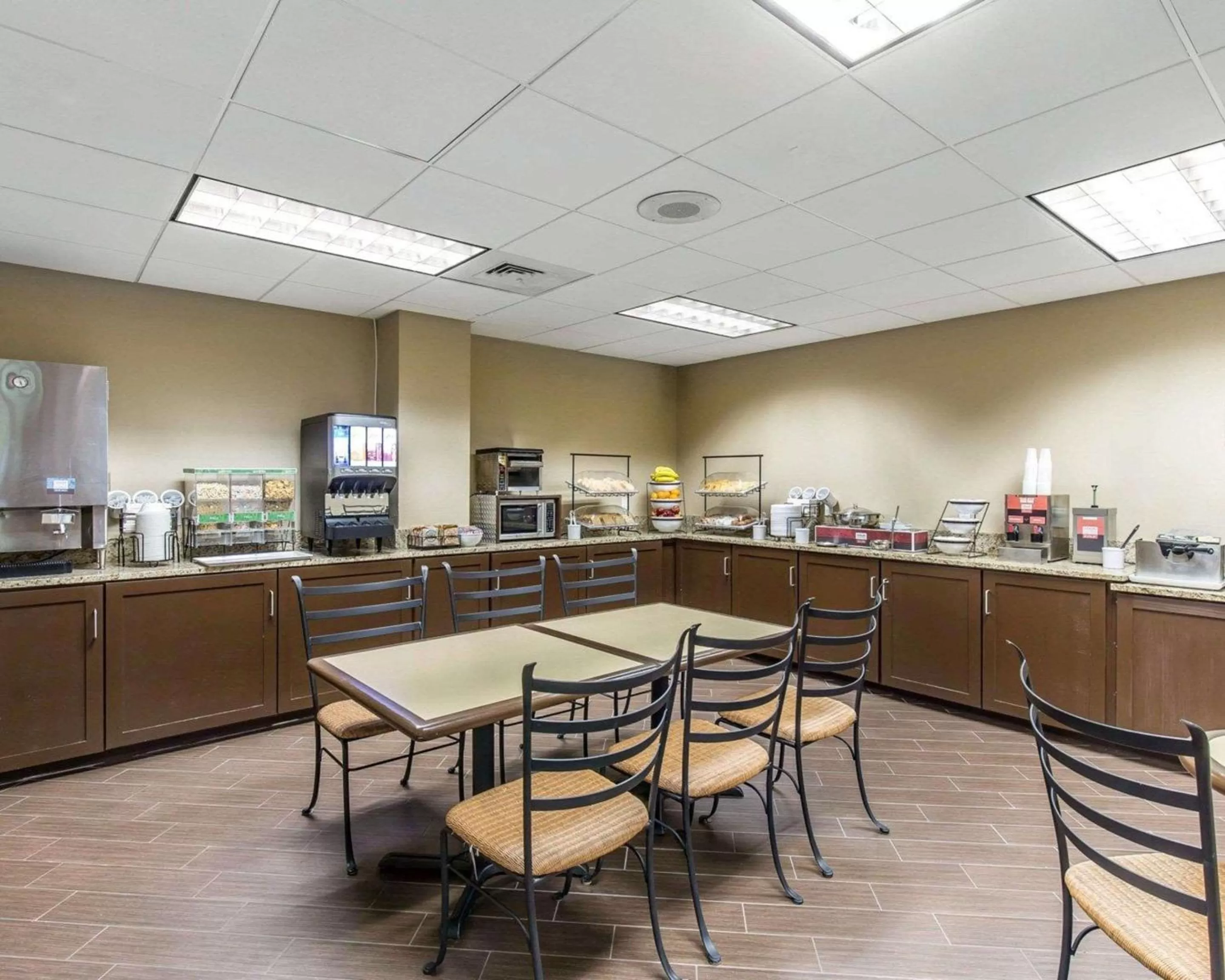 Restaurant/places to eat in Tollgate Inn