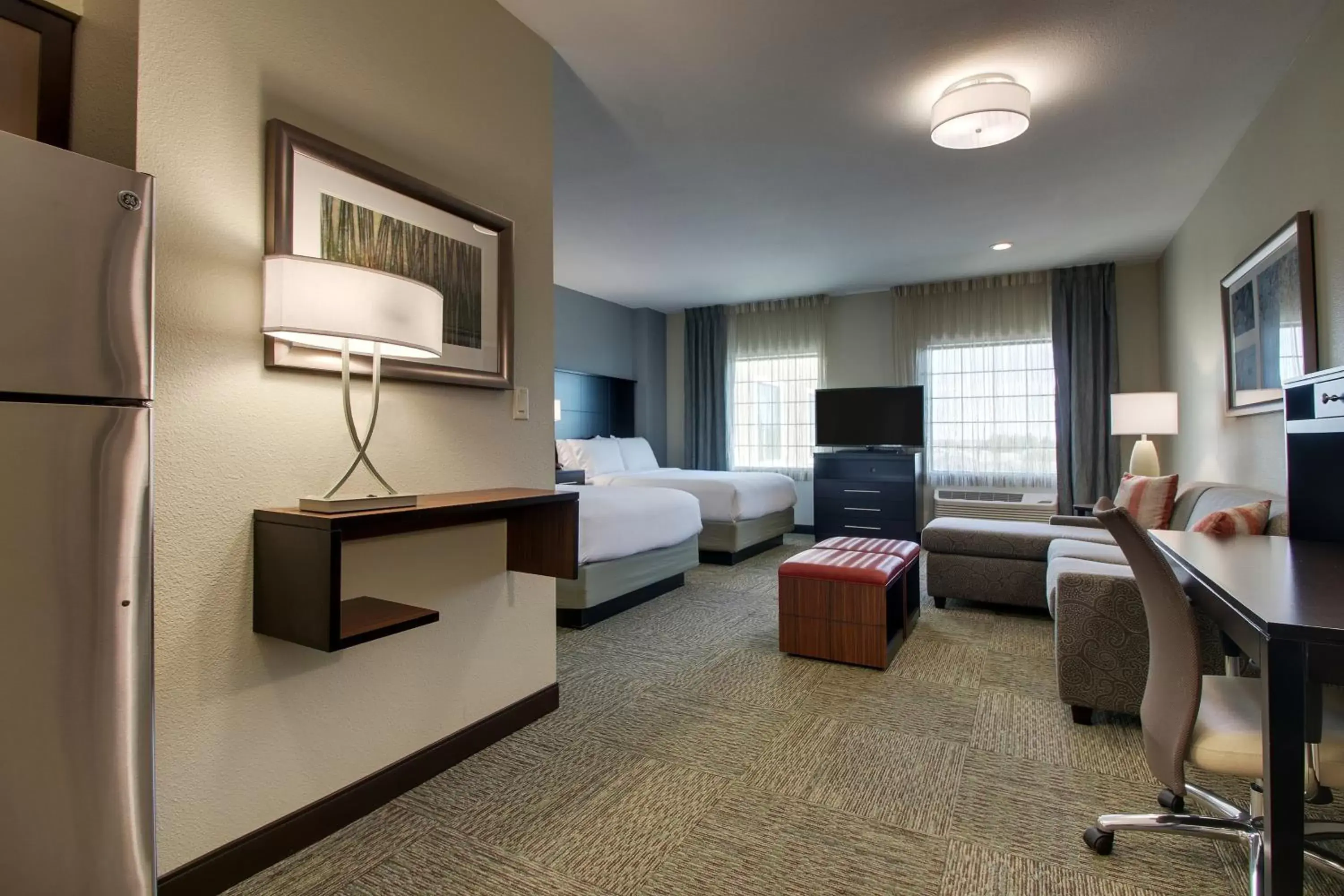 Photo of the whole room, Seating Area in Staybridge Suites Plano - The Colony, an IHG Hotel