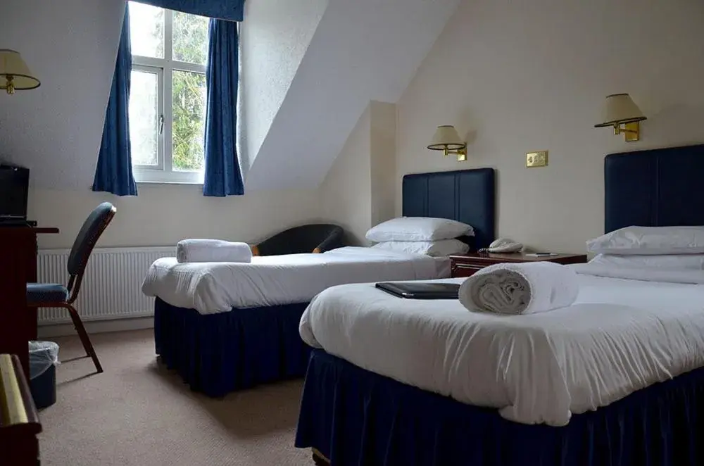 Bedroom, Bed in The Thames Hotel