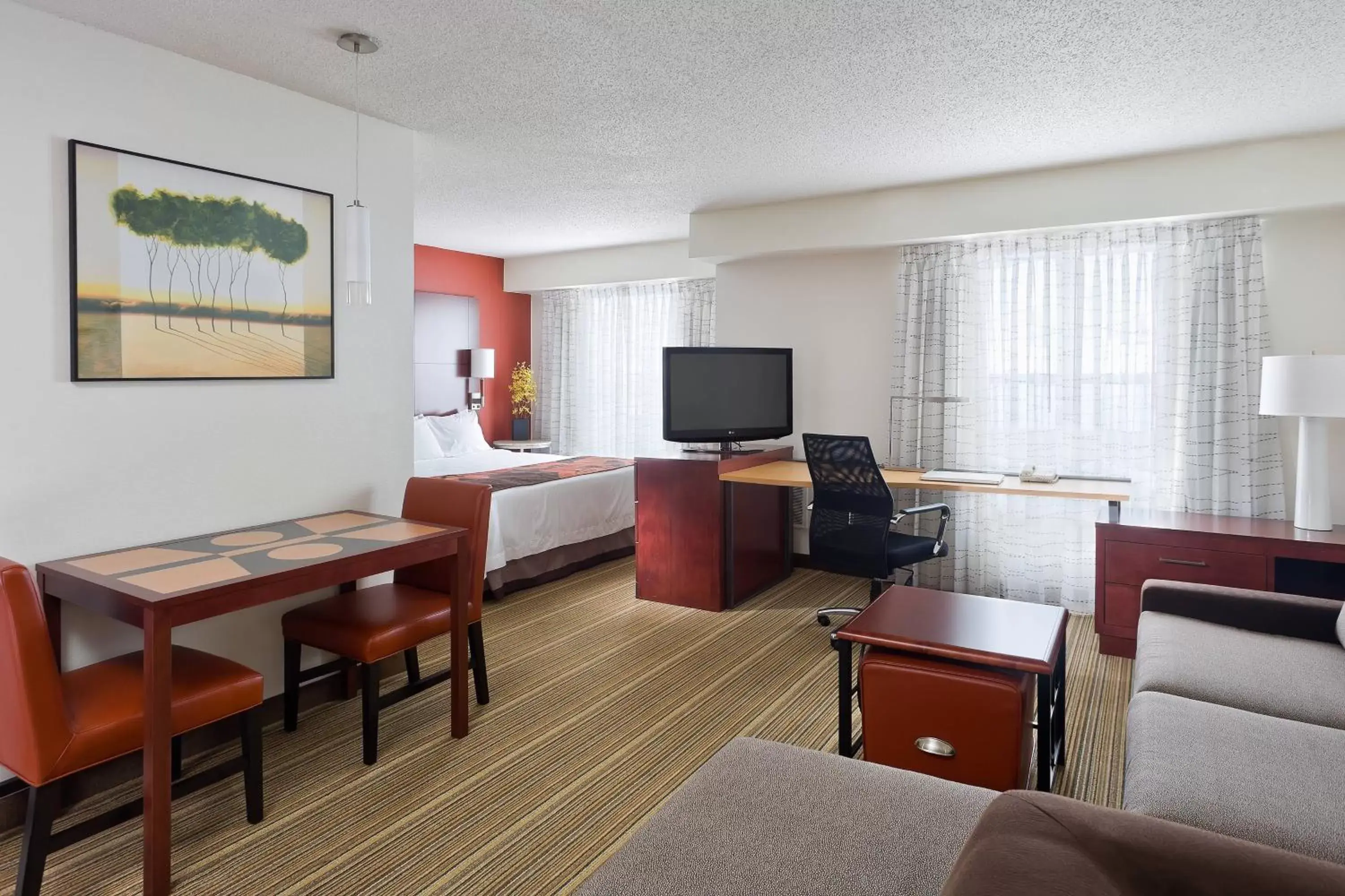 Photo of the whole room, TV/Entertainment Center in Residence Inn Youngstown Boardman/Poland