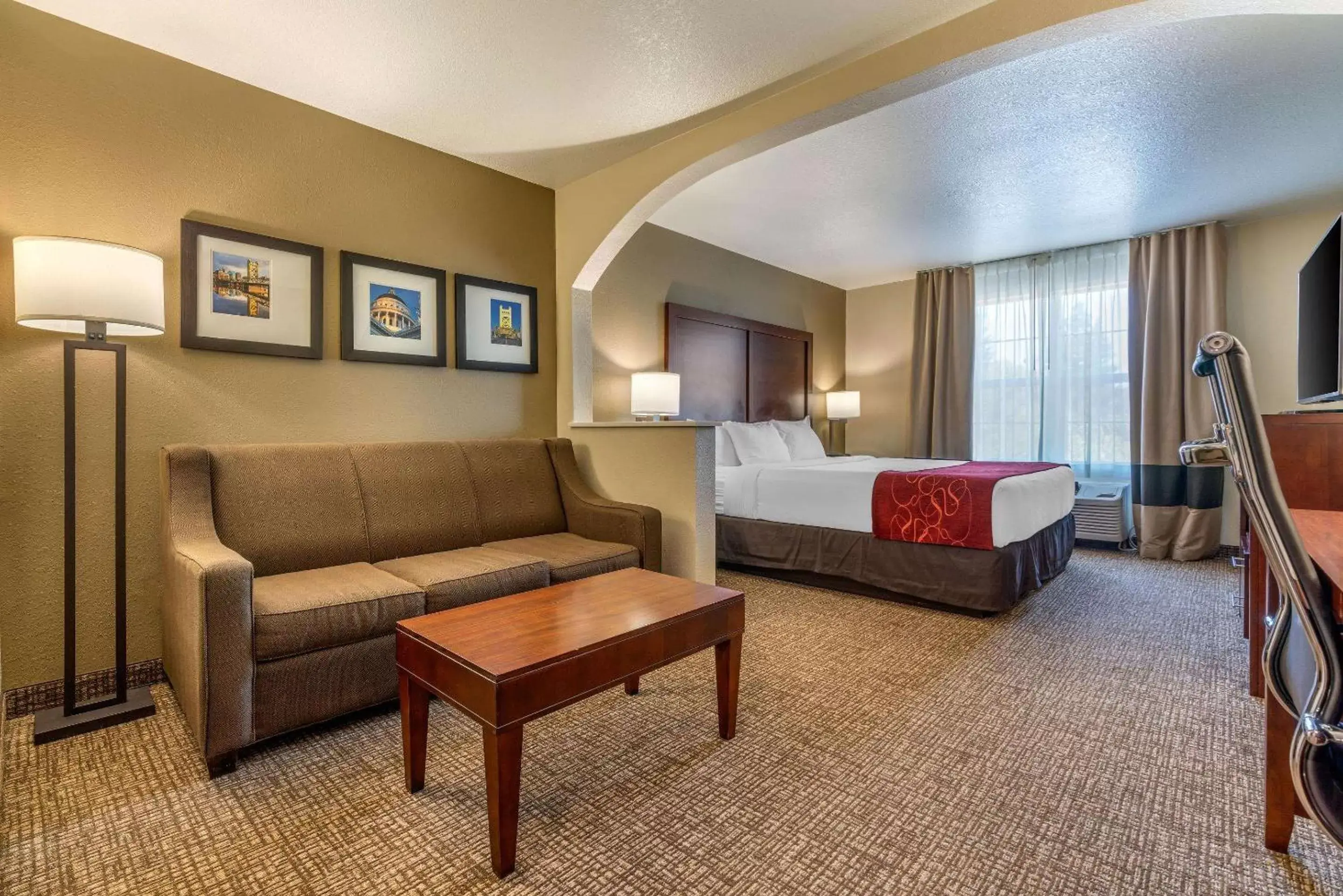 King Suite with Sofa Bed and Partial Divider - Non-Smoking in Comfort Suites Downtown Sacramento King Suite with Sofa Bed and Partial Divider - Non-Smoking in Comfort Suites Downtown Sacramento