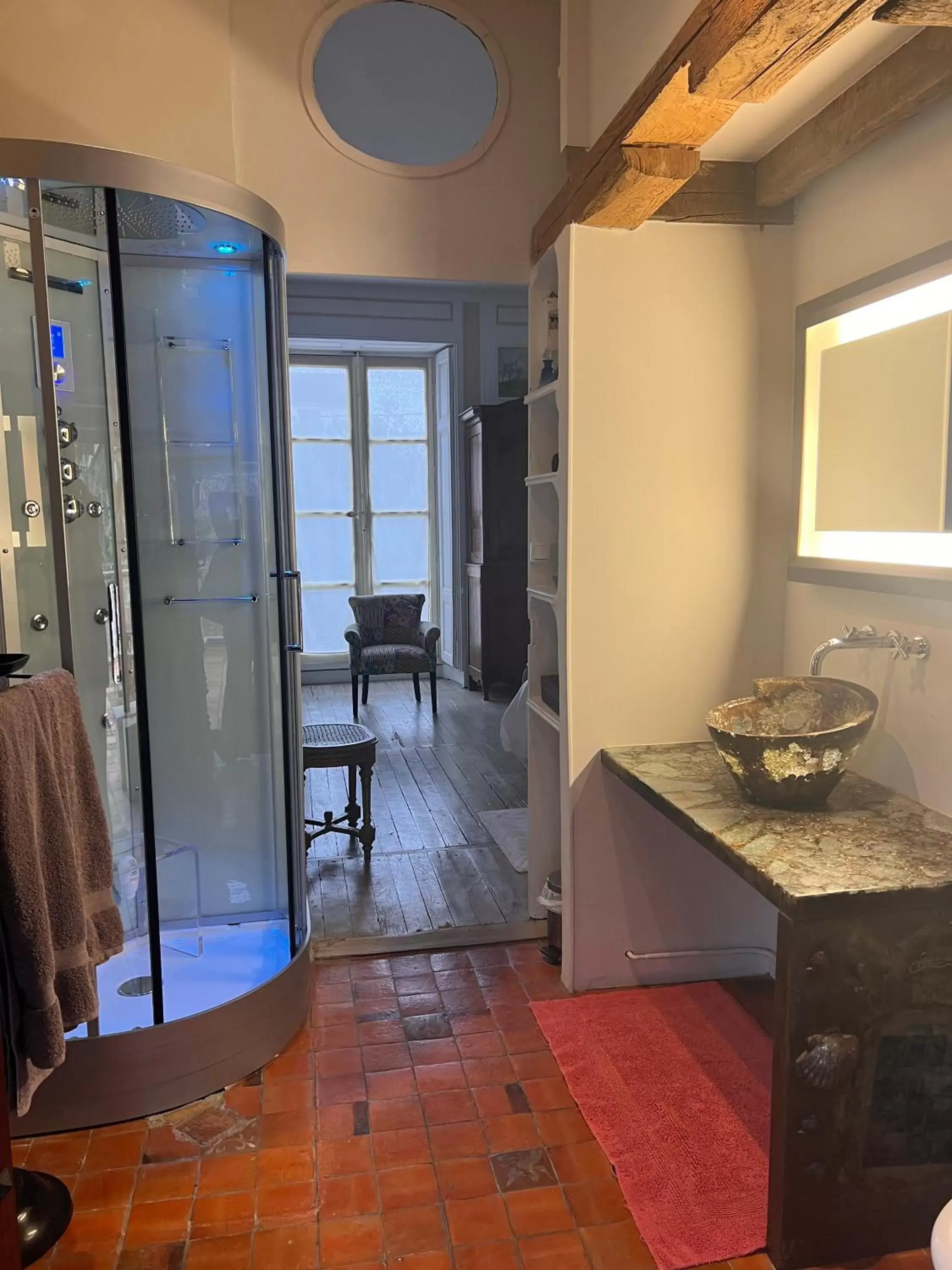 Property building, Kitchen/Kitchenette in Demeure des Vieux Bains