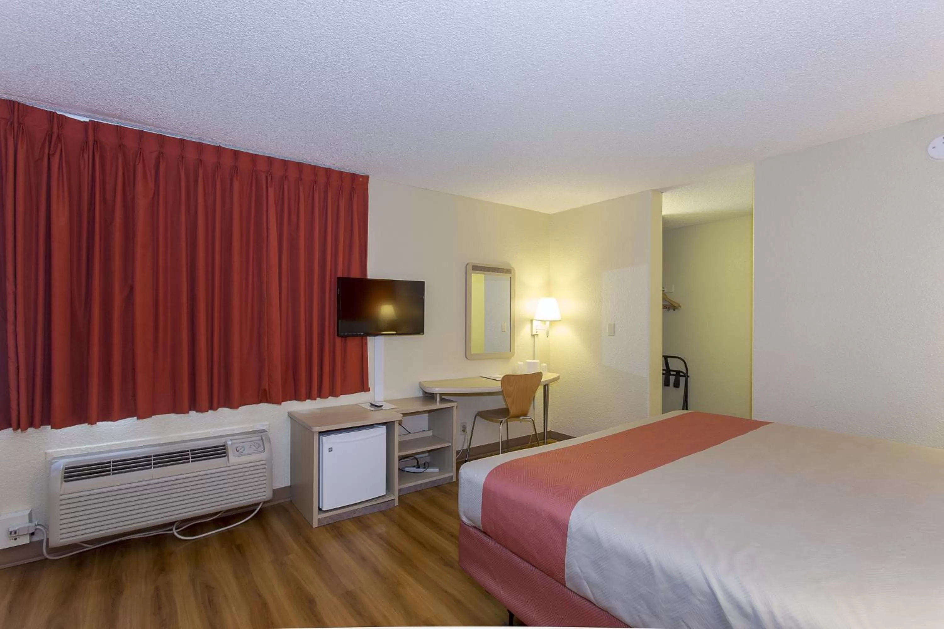 Decorative detail, Bed in Cathedral Hill Hotel