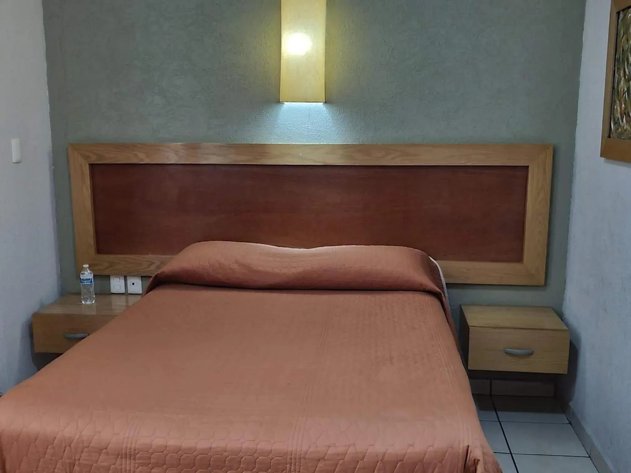 Bed in Hotel Qualitel Centro Histórico