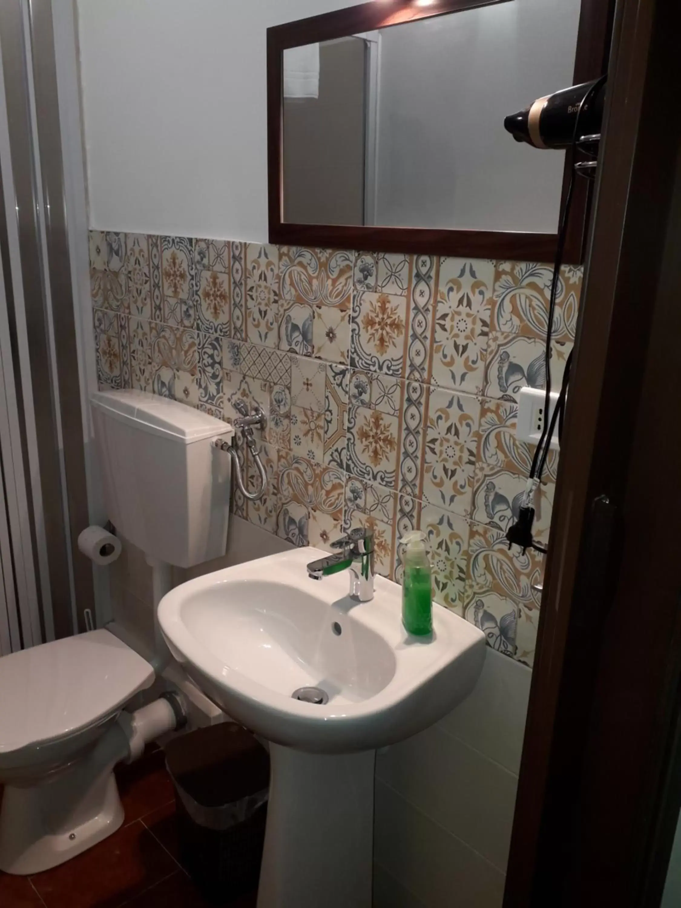 Bathroom in Milazzo Beach