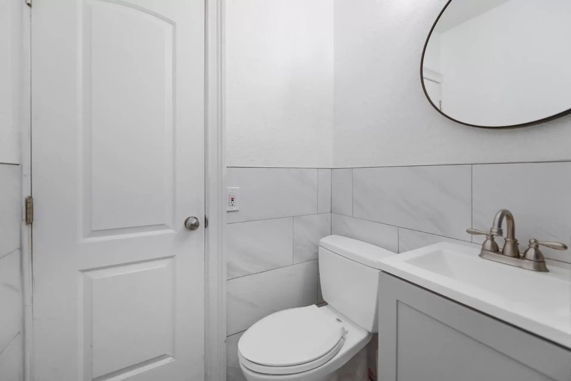 Bathroom in Alani Bay Villas