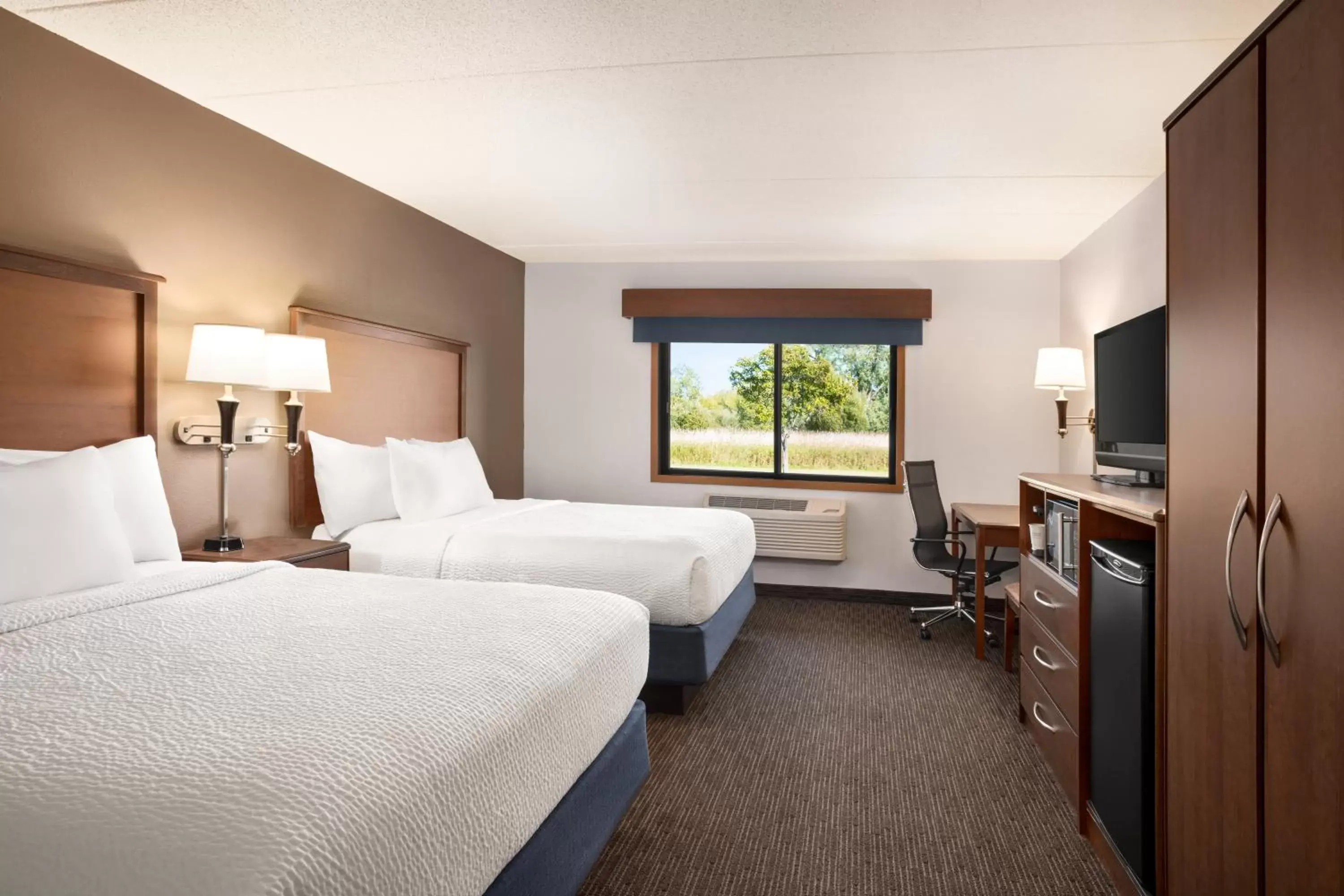 Deluxe Queen Room - Mobility Access/Non-Smoking in AmericInn by Wyndham Baudette