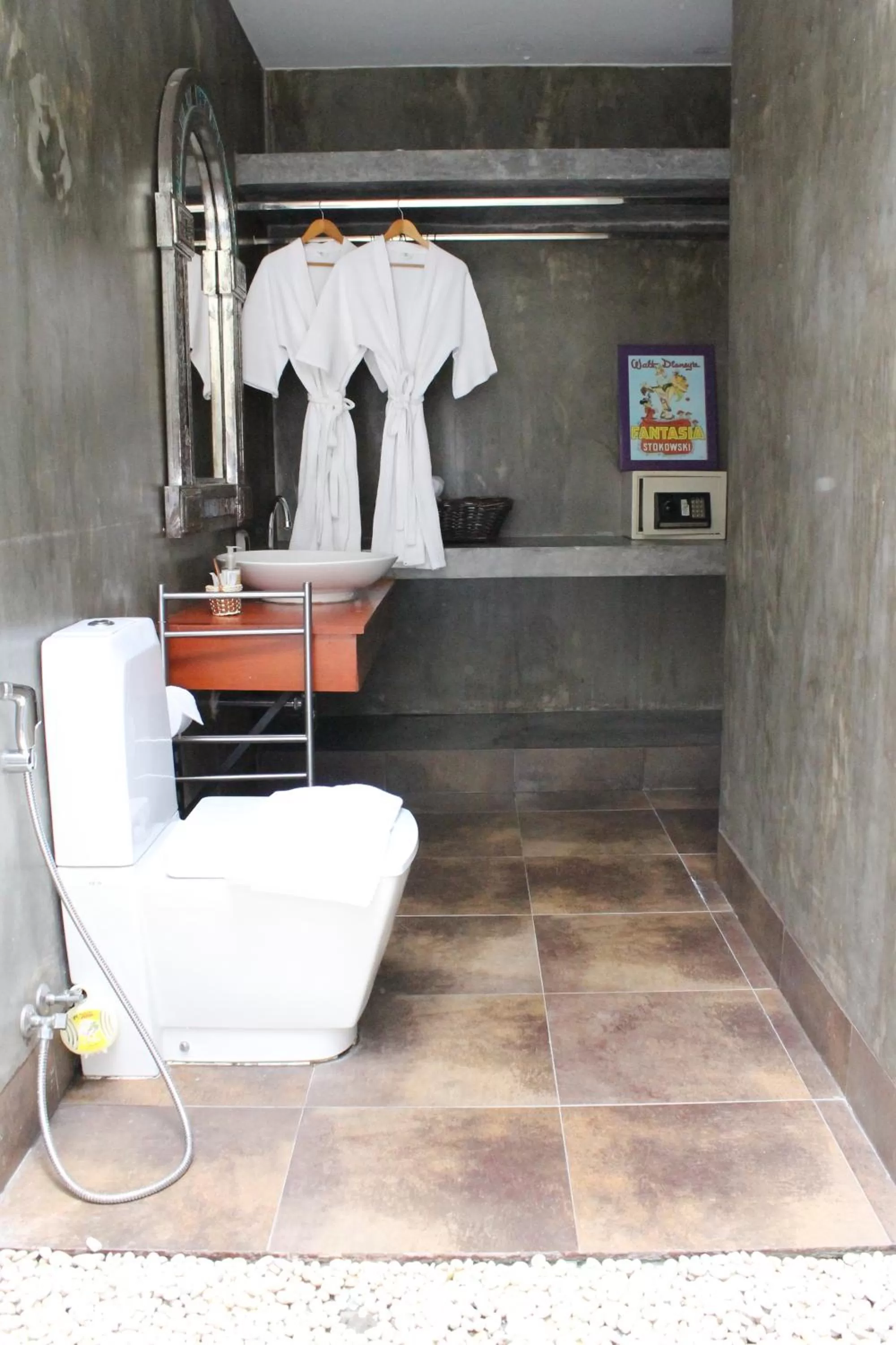 Toilet in Villa Thapae