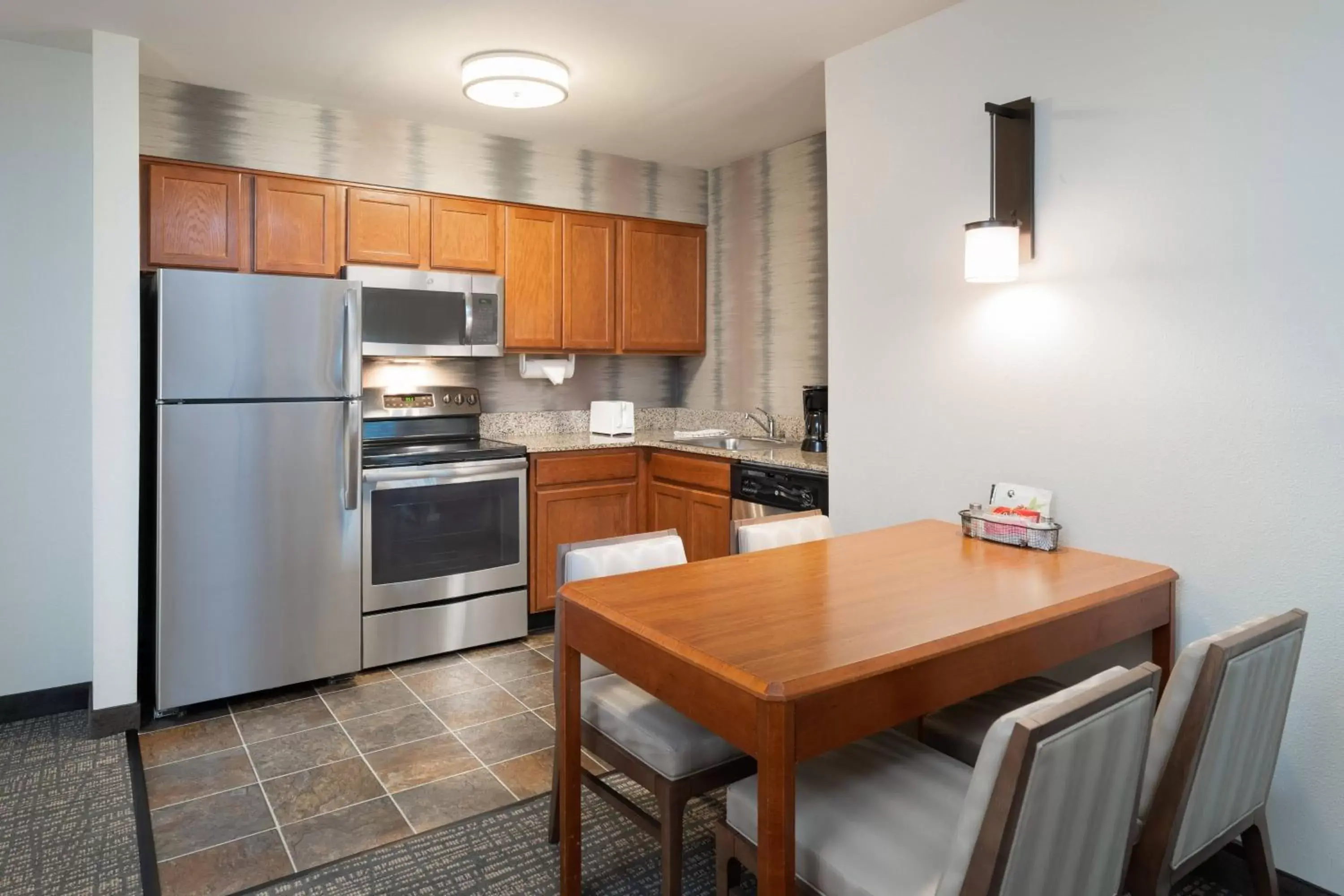 Bedroom, Kitchen/Kitchenette in Residence Inn New Bedford Dartmouth