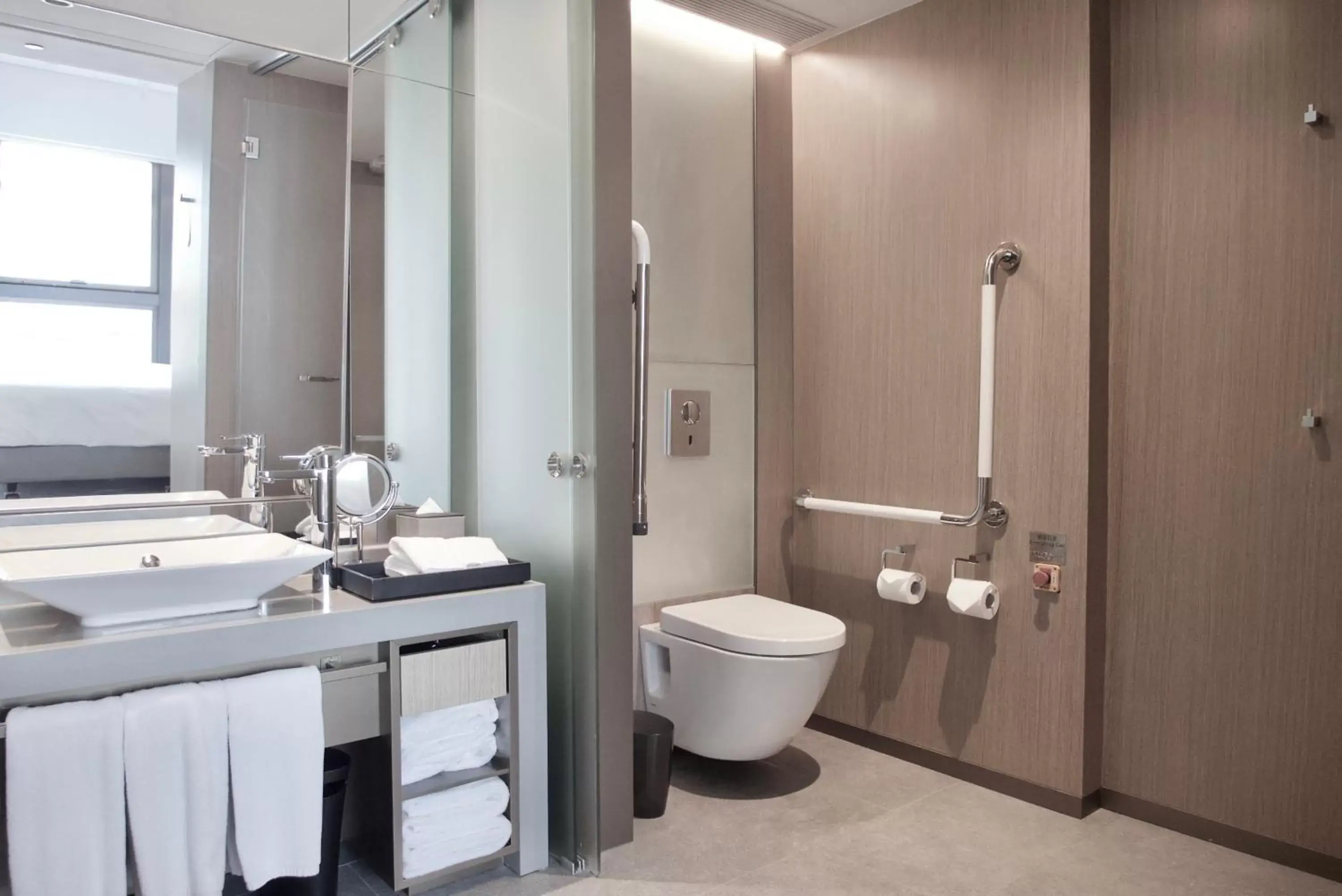 Facility for disabled guests, Bathroom in Hotel Stage