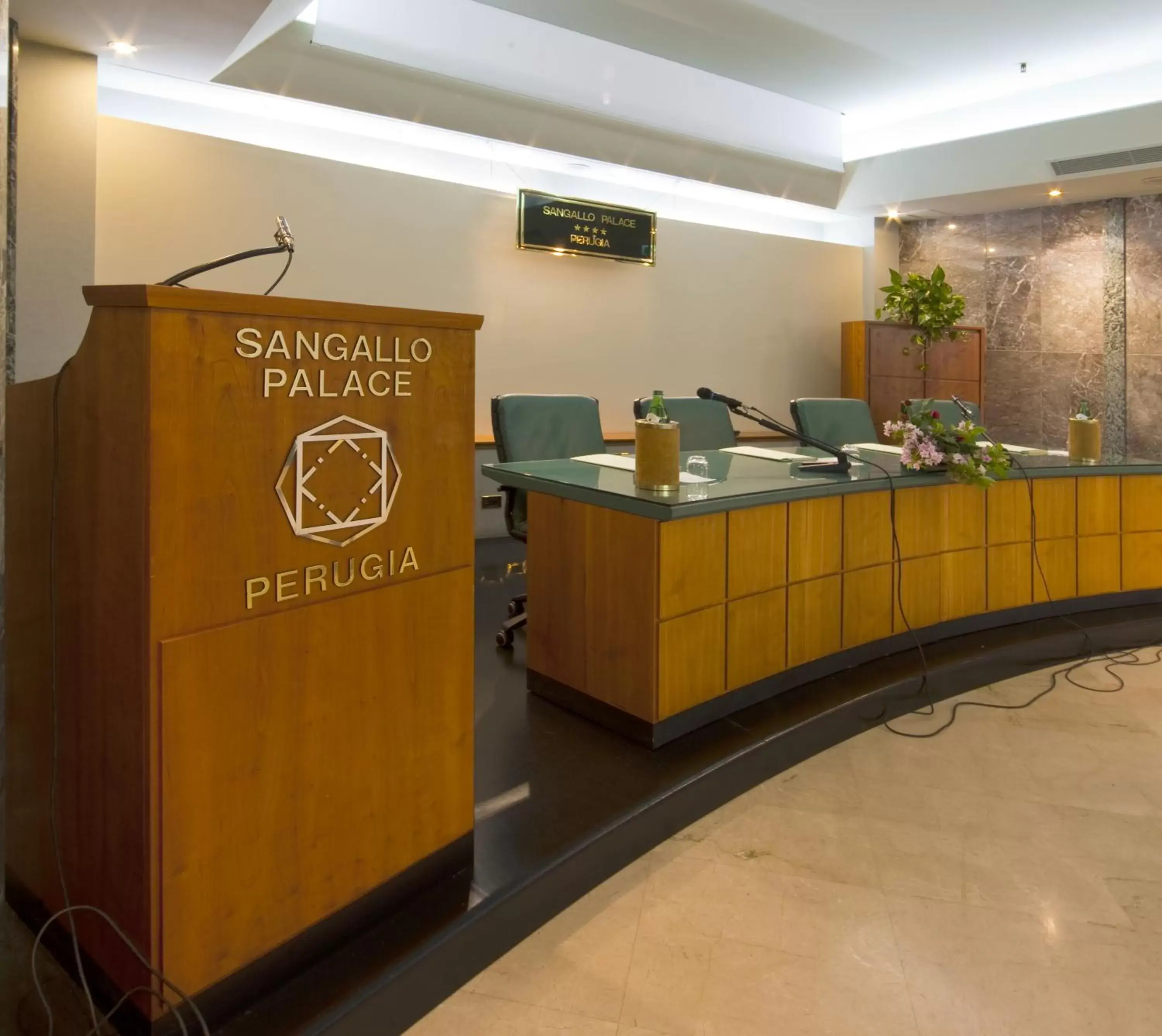 Business facilities in Sangallo Palace