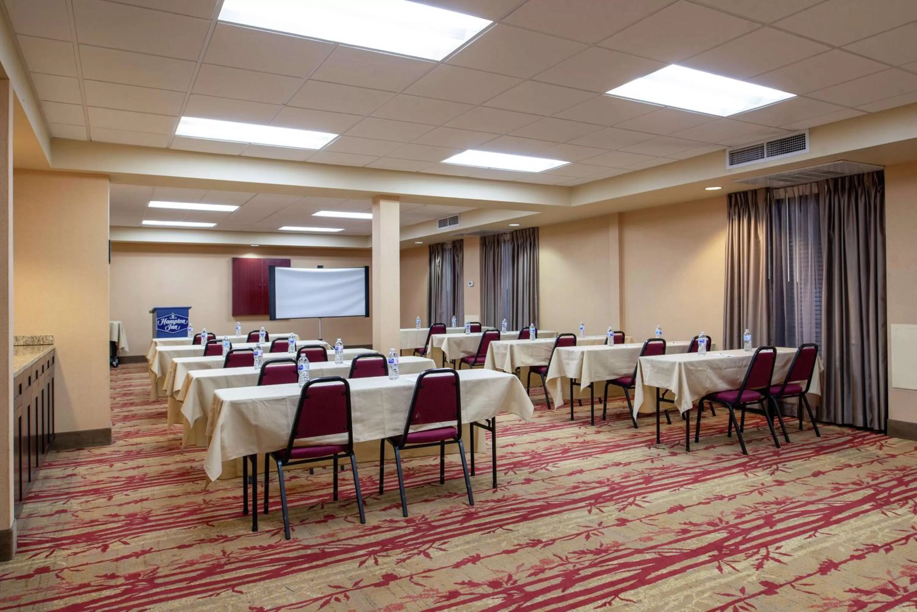 Meeting/conference room in Hampton Inn Albuquerque - University/Midtown
