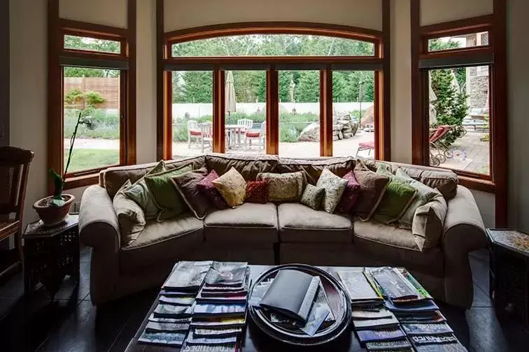 Living room, Seating Area in East Hampton Art House Bed and Breakfast