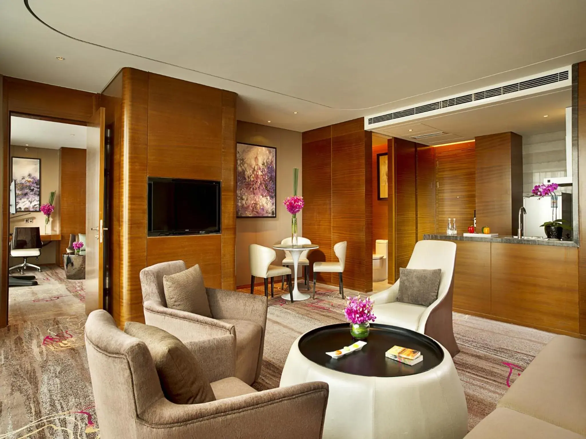 Kitchen or kitchenette, Seating Area in Sofitel Nanjing Galaxy