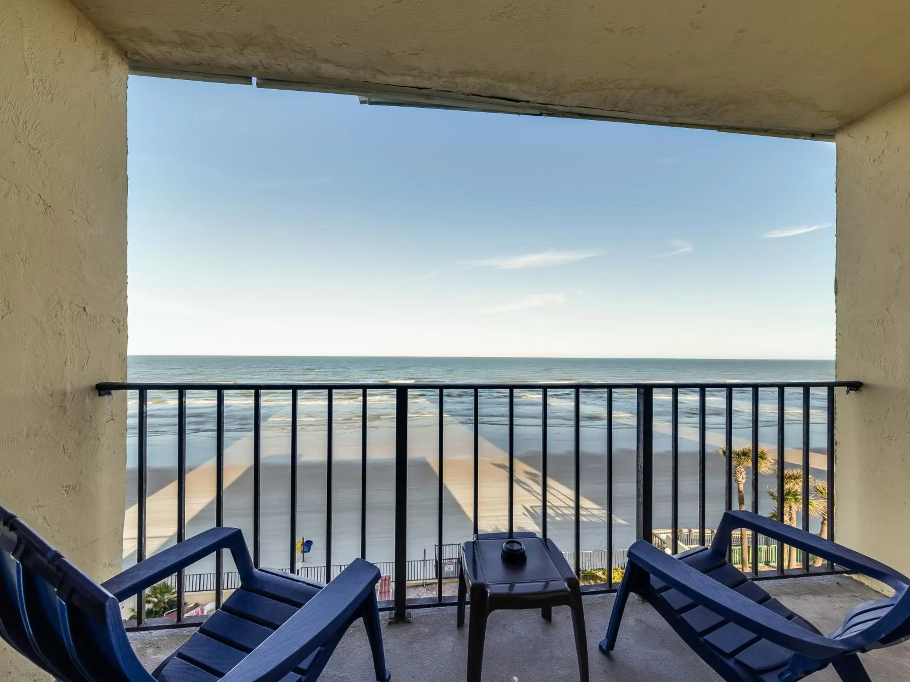 Balcony/Terrace, Sea View in Beachside Hotel - Daytona Beach