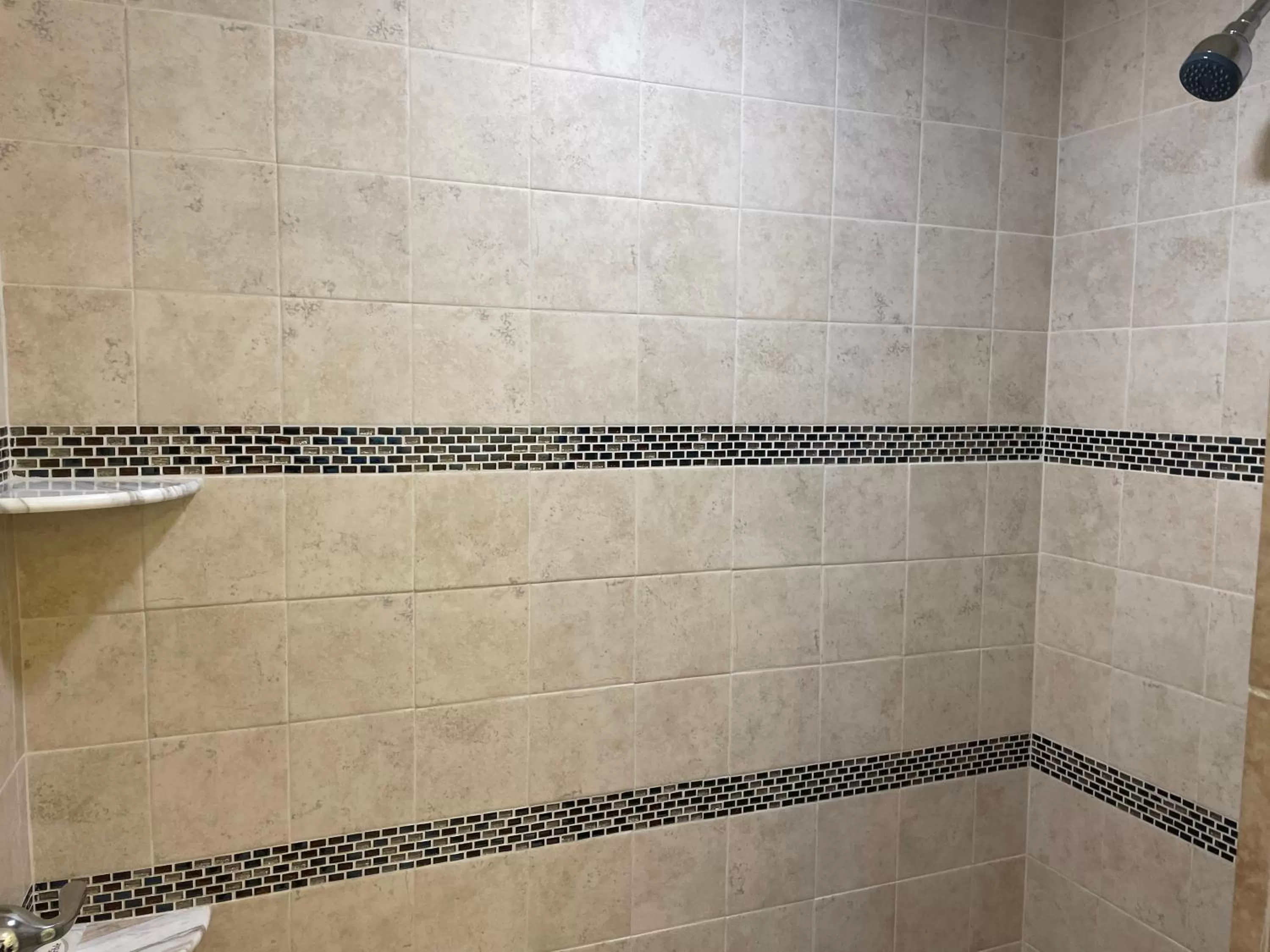 Shower in Cranmore Inn