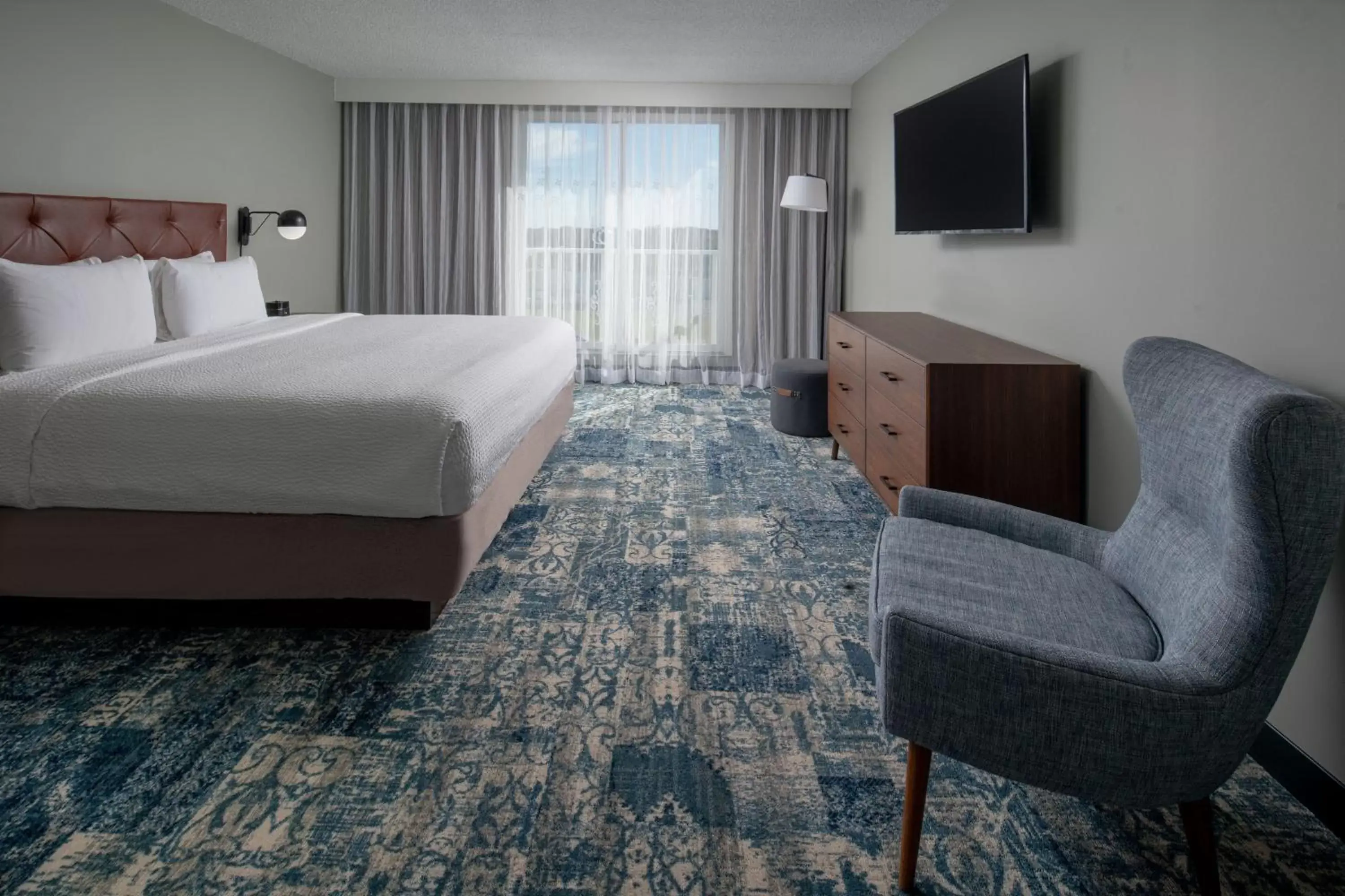 Photo of the whole room in Four Points by Sheraton Suites Tampa Airport Westshore