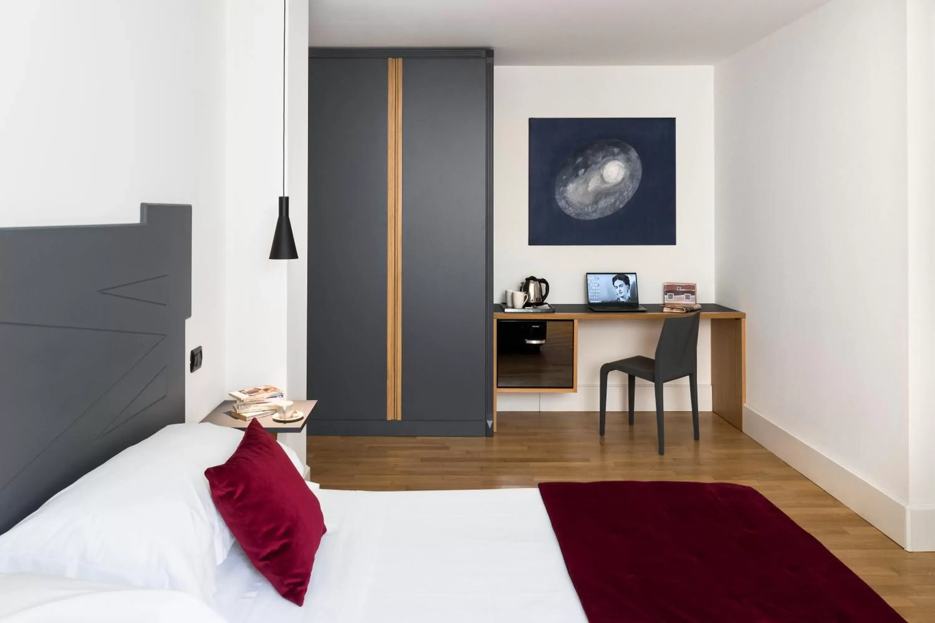 Bedroom, Bed in Hotel Plaza Opéra Bedroom, Bed in Hotel Plaza Opéra