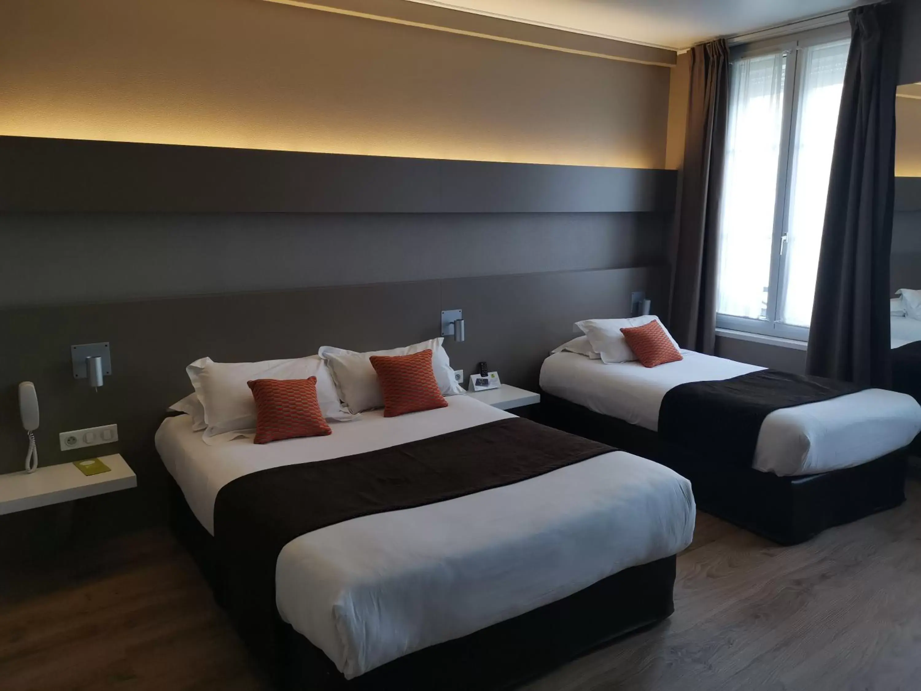 Bed in HOTEL & SPA Le Renard Centre