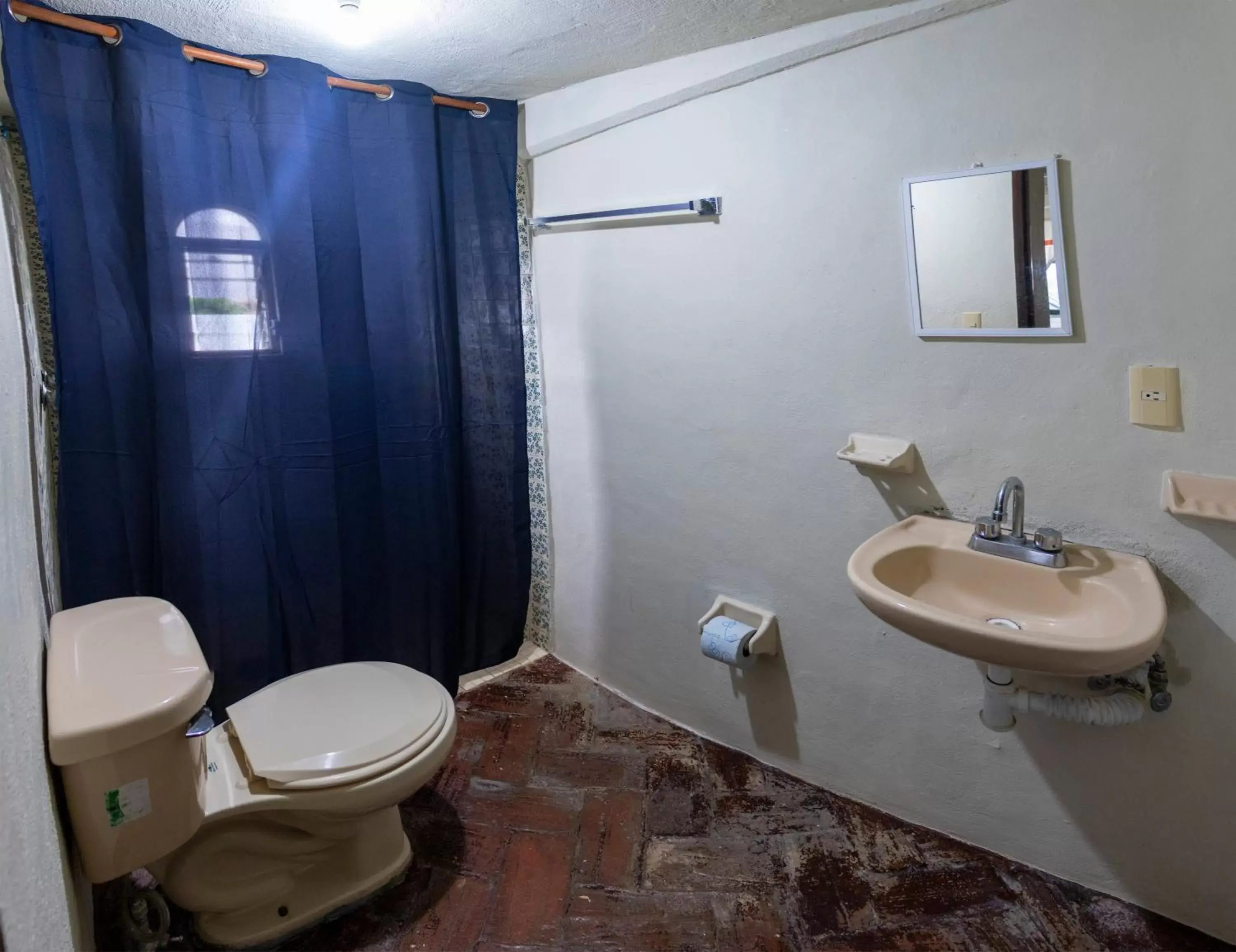 Bathroom in Hotel Bungalows Acuario