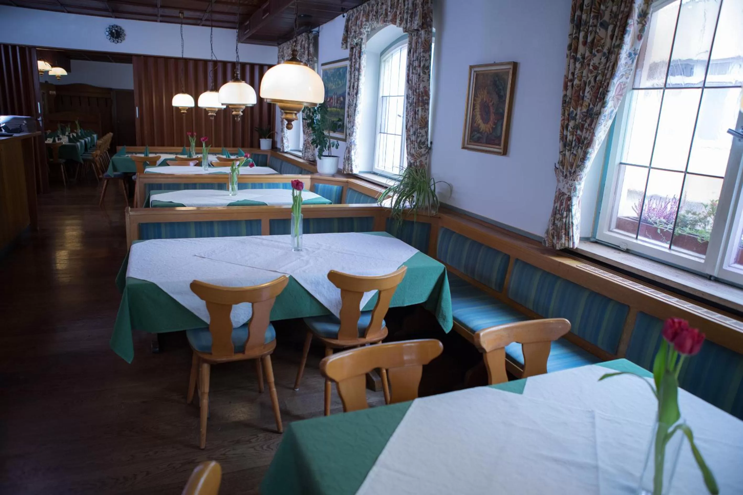 Restaurant/places to eat in Hotel zum Hirsch