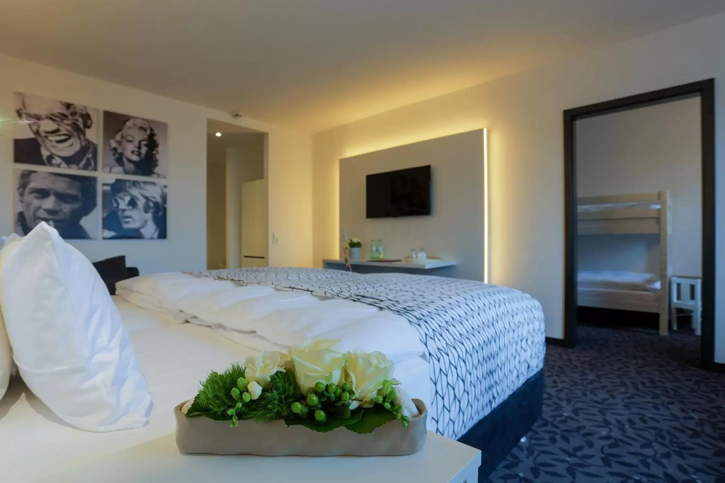 Bedroom, Bed in FourSide Hotel Trier