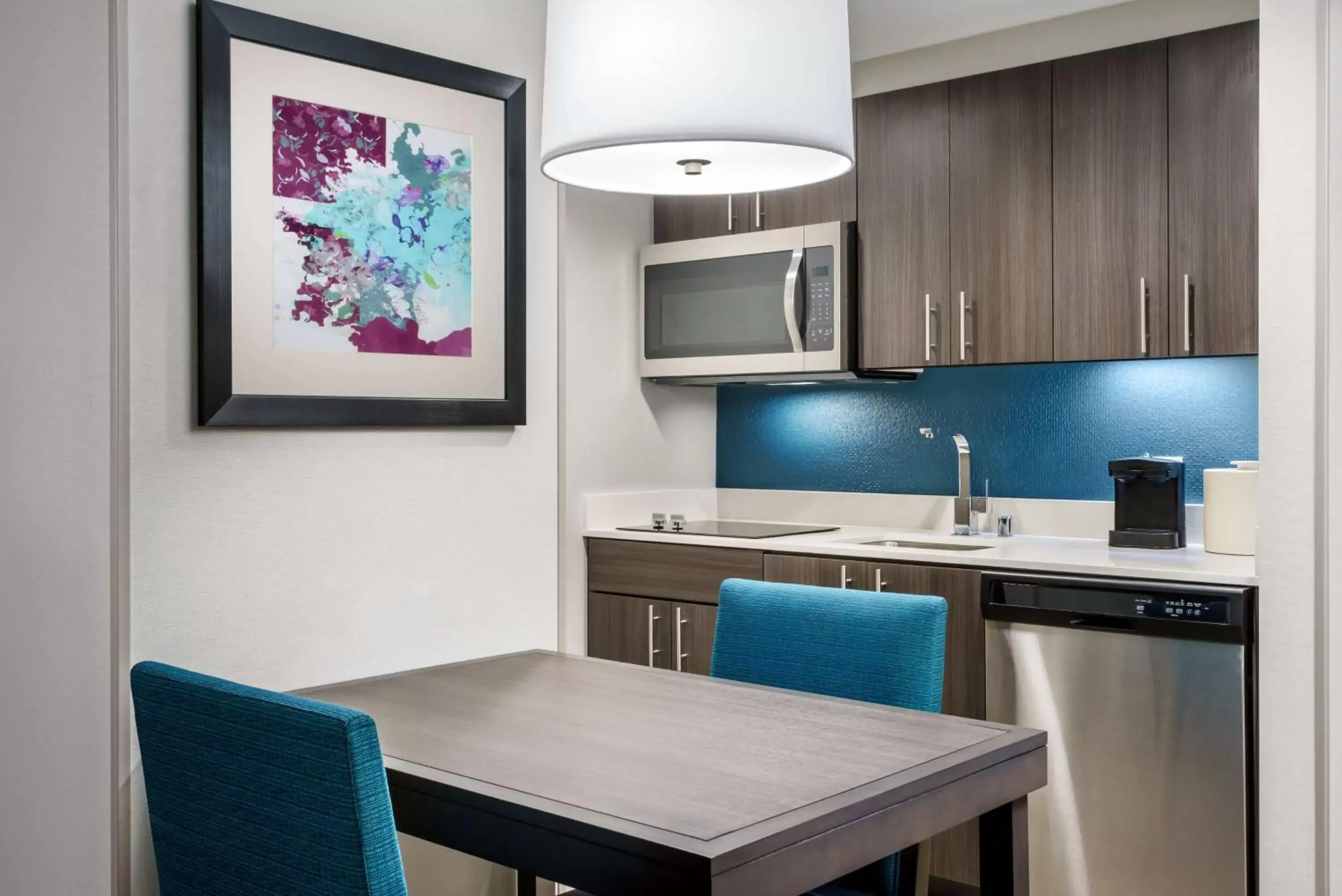 Photo of the whole room, Kitchen/Kitchenette in Homewood Suites By Hilton San Jose North