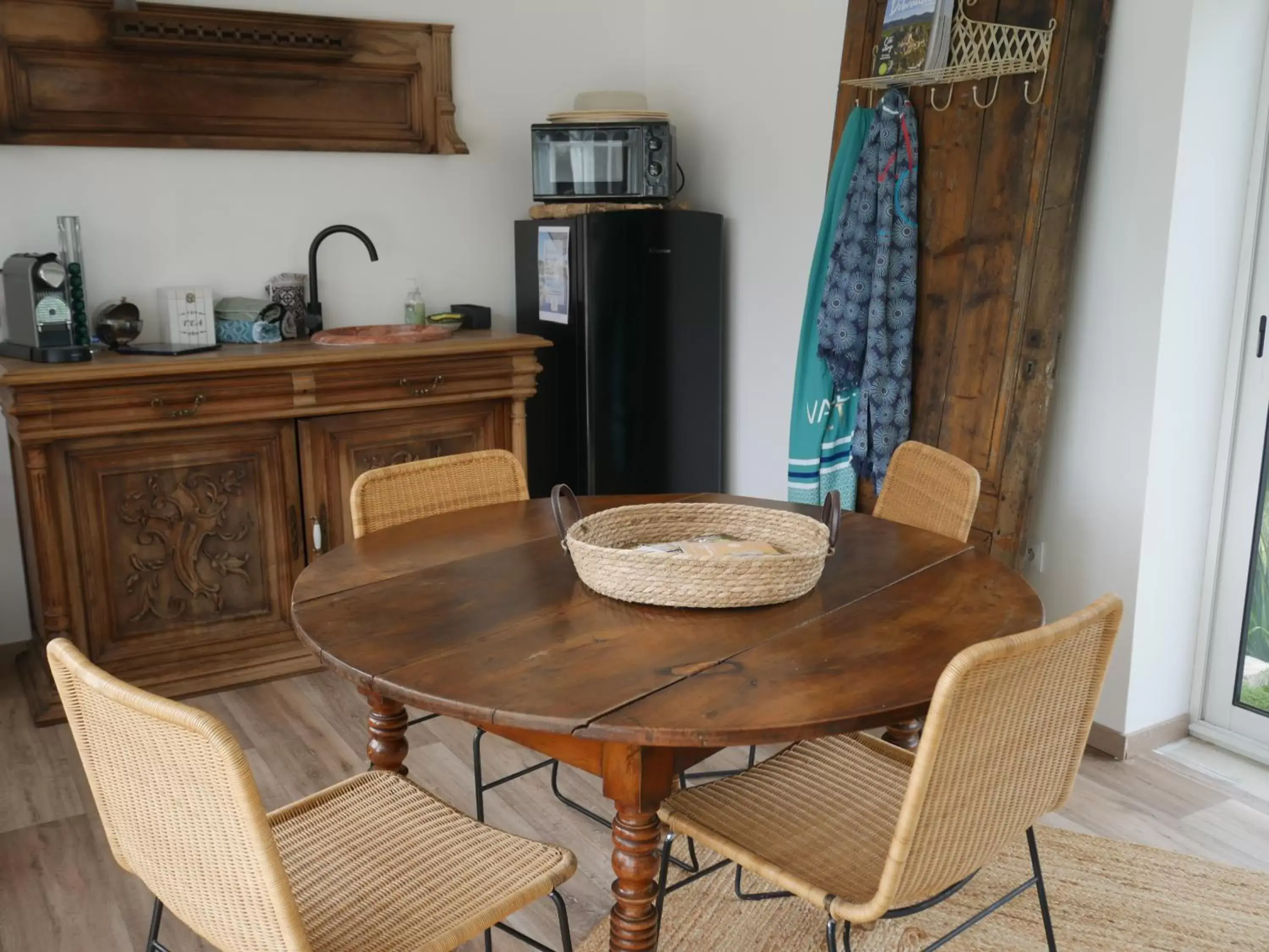 Seating area, Dining Area in La Bastide du Mûrier