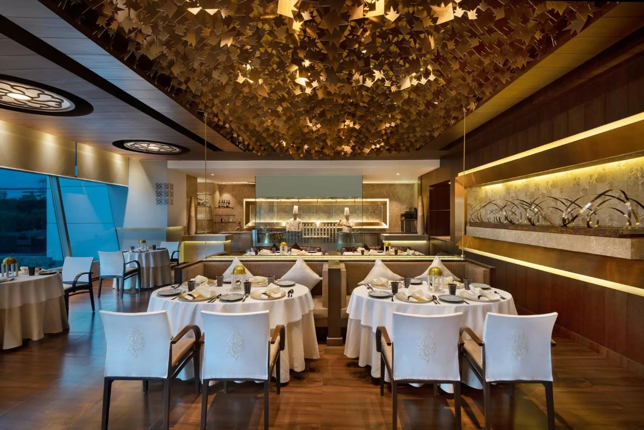 Restaurant/places to eat in Crowne Plaza Greater Noida by IHG